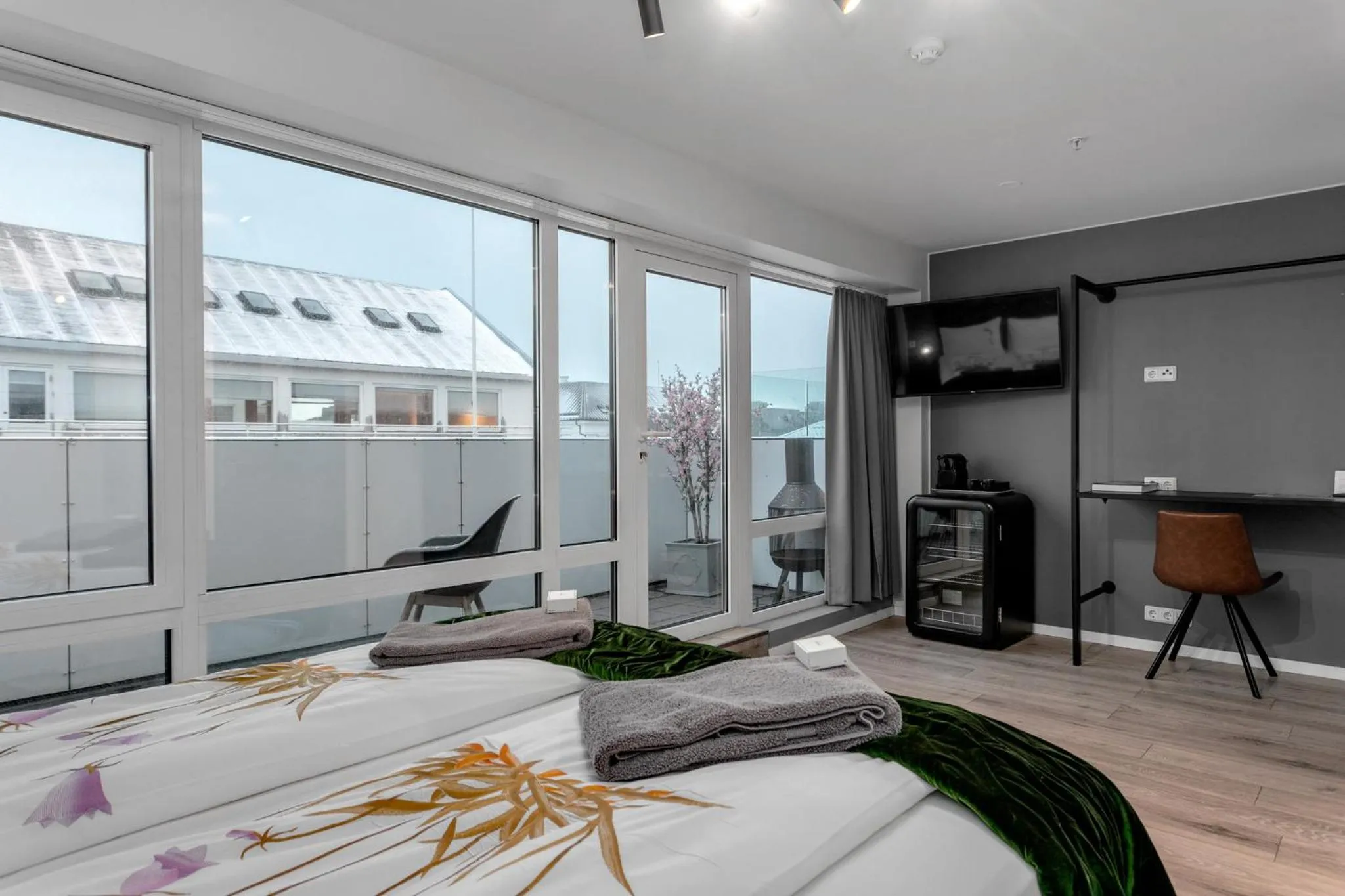 Bedroom, Bed in City Center Hotel