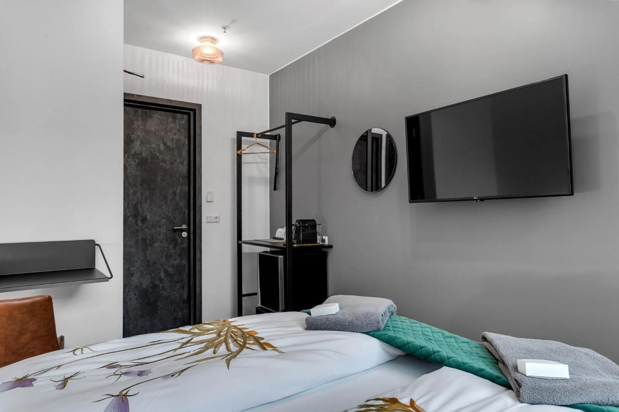 Bedroom, Bed in City Center Hotel