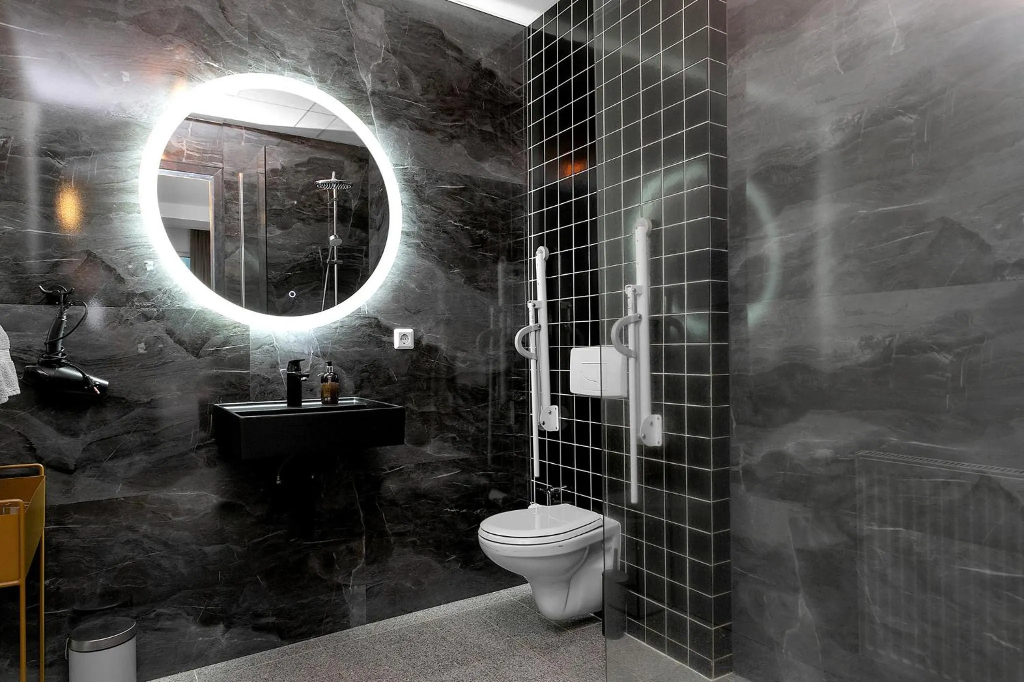 Bathroom in City Center Hotel