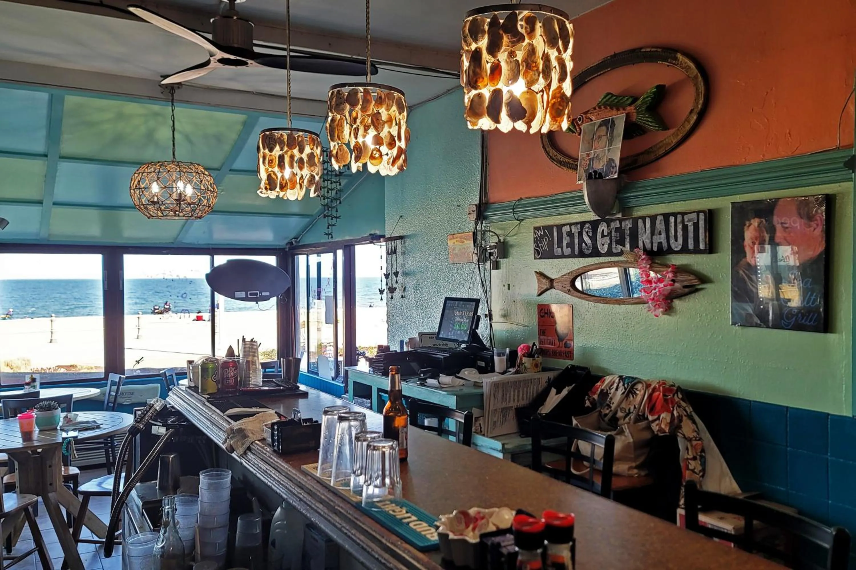 Restaurant/places to eat in Capes Hotel