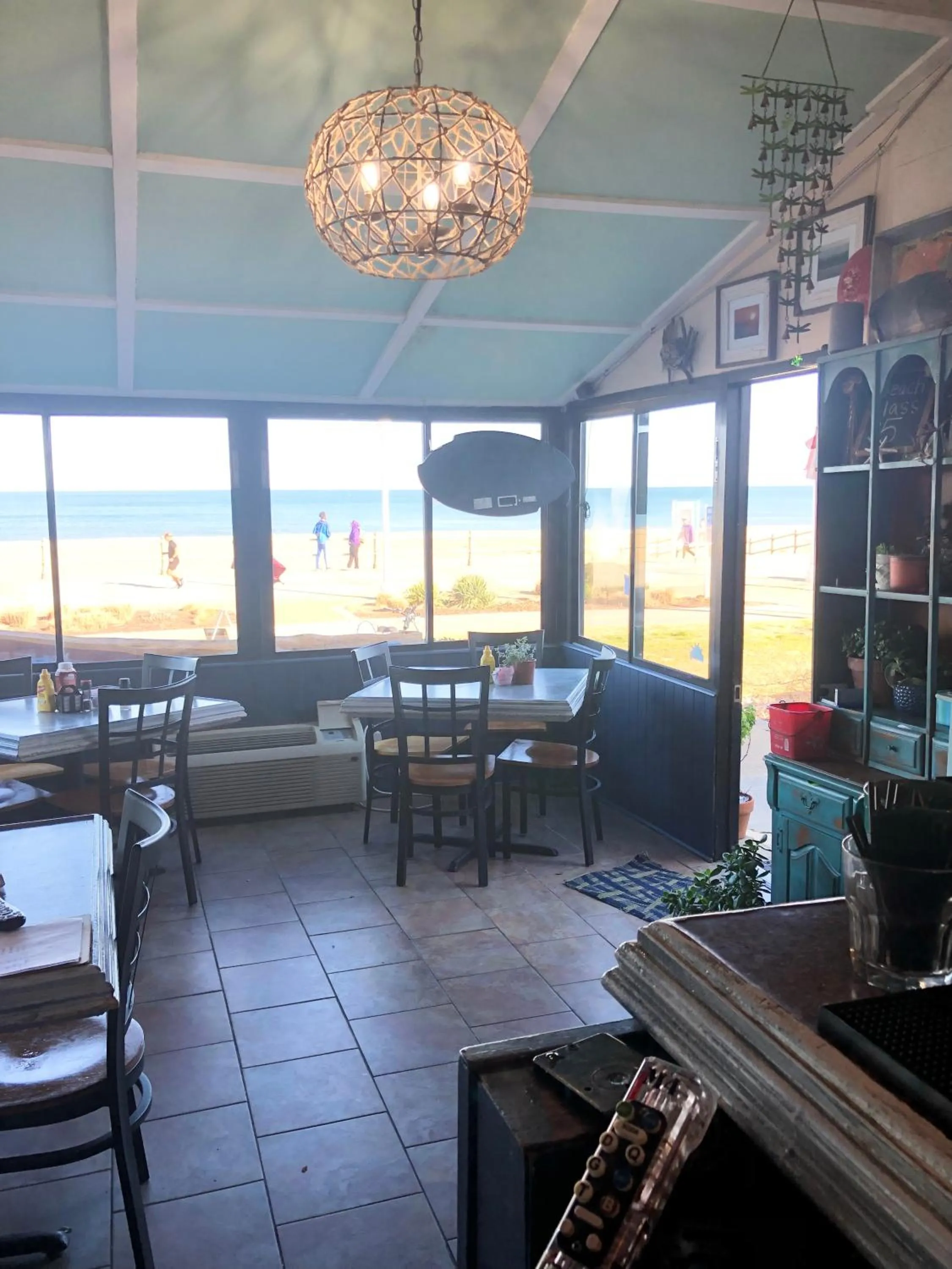 Restaurant/places to eat in Capes Hotel