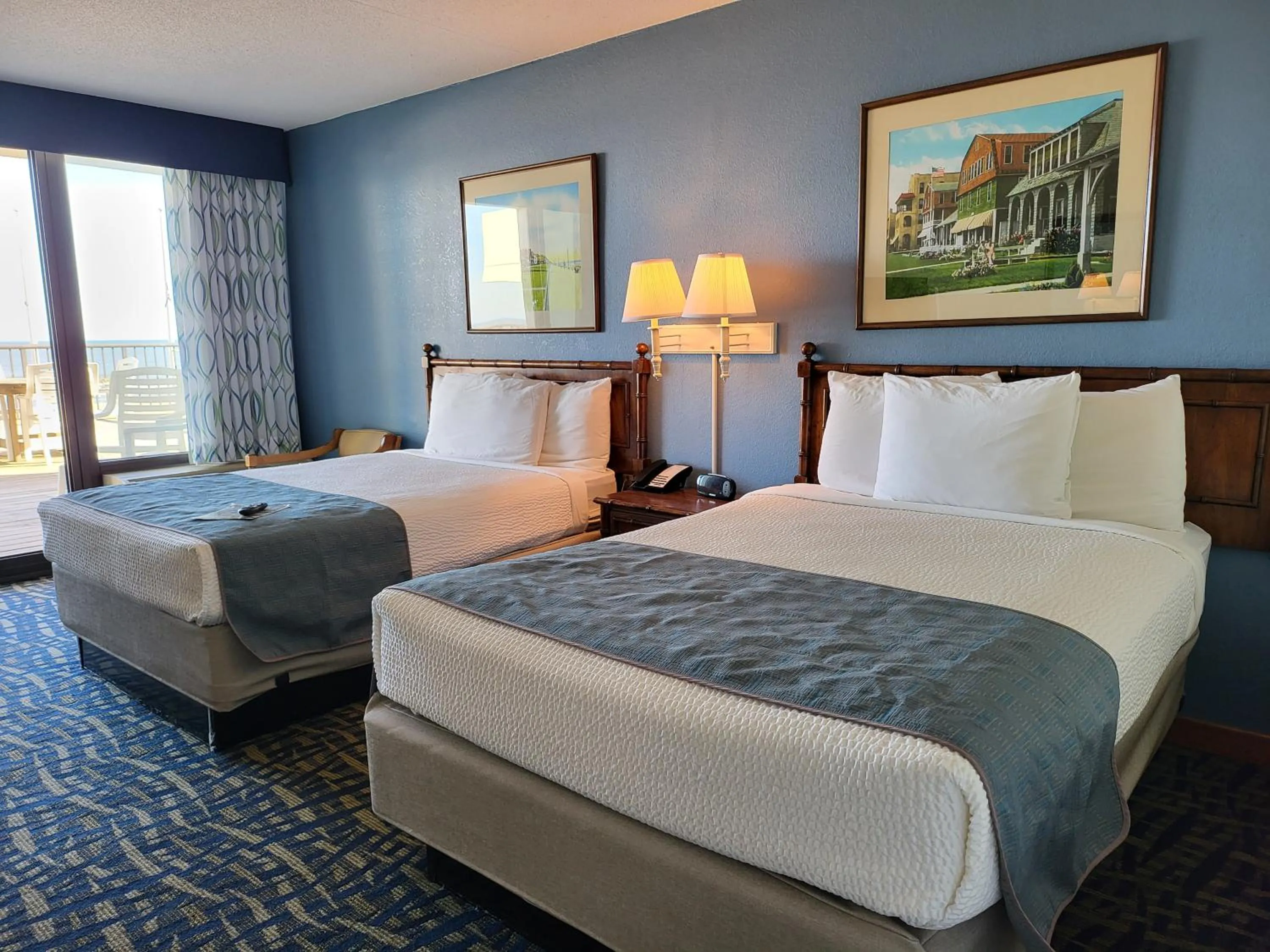 Bedroom, Bed in Capes Hotel