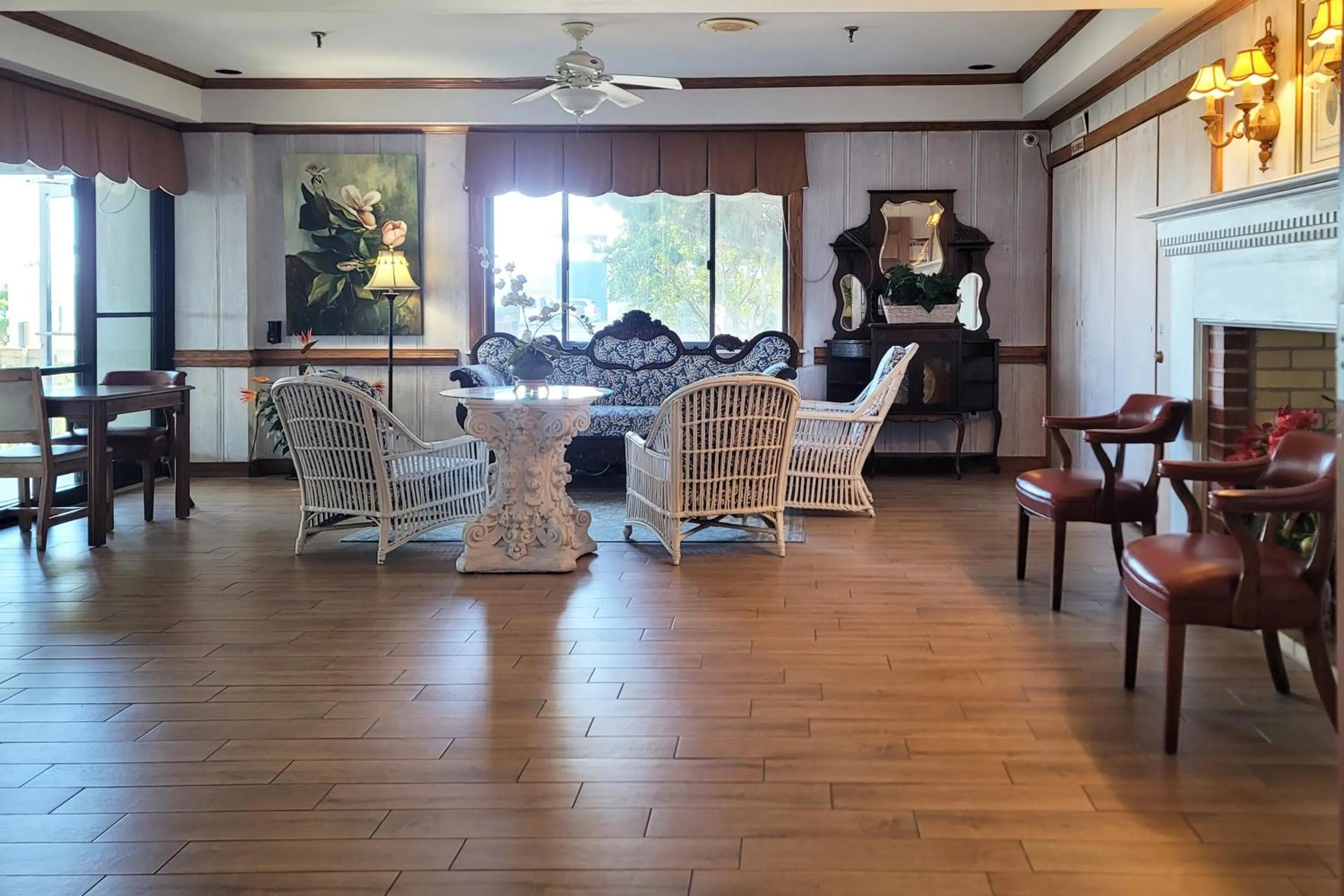 Seating area in Capes Hotel