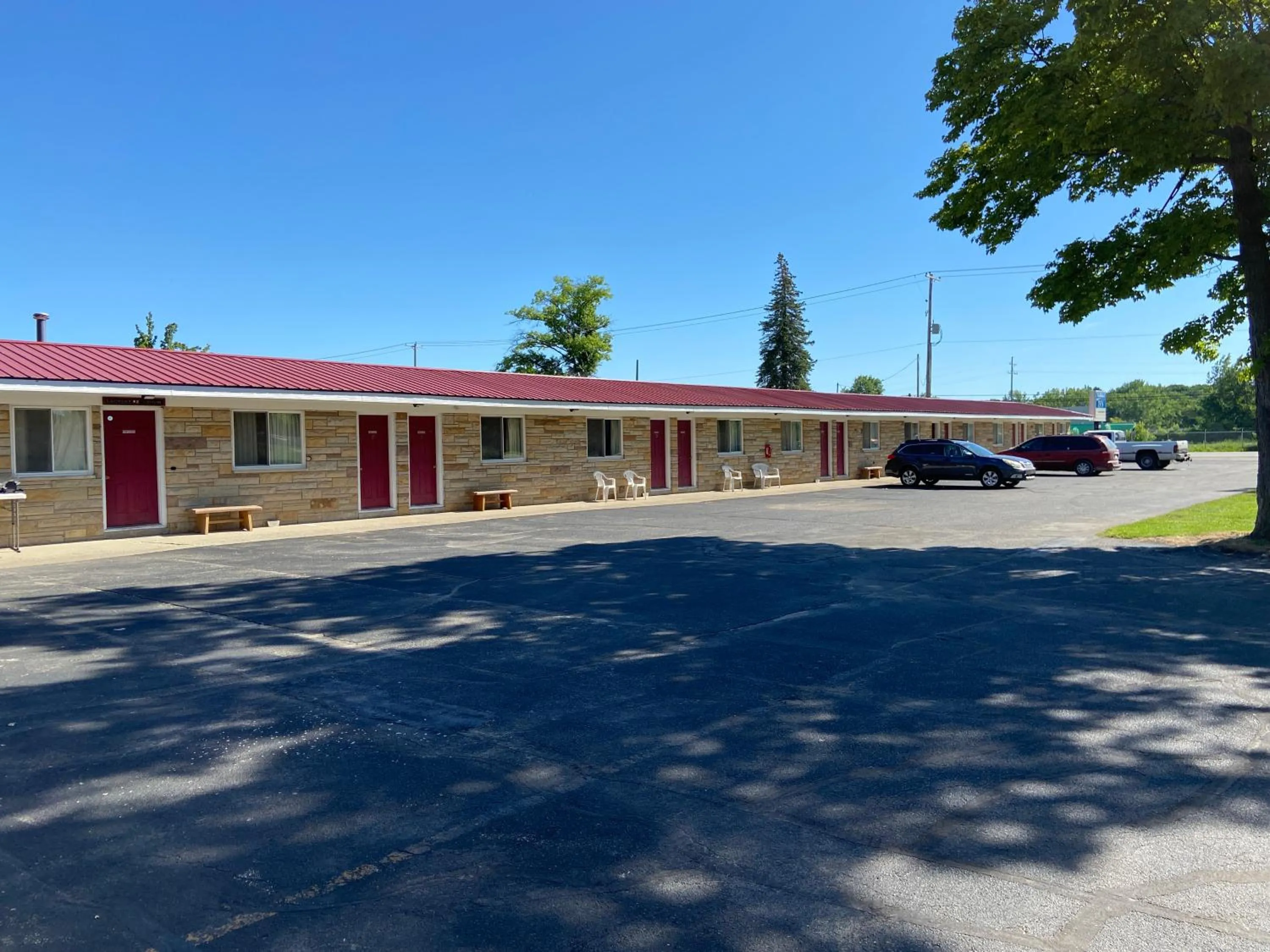 Property building in Northland Motel Bay City-Kawkawlin