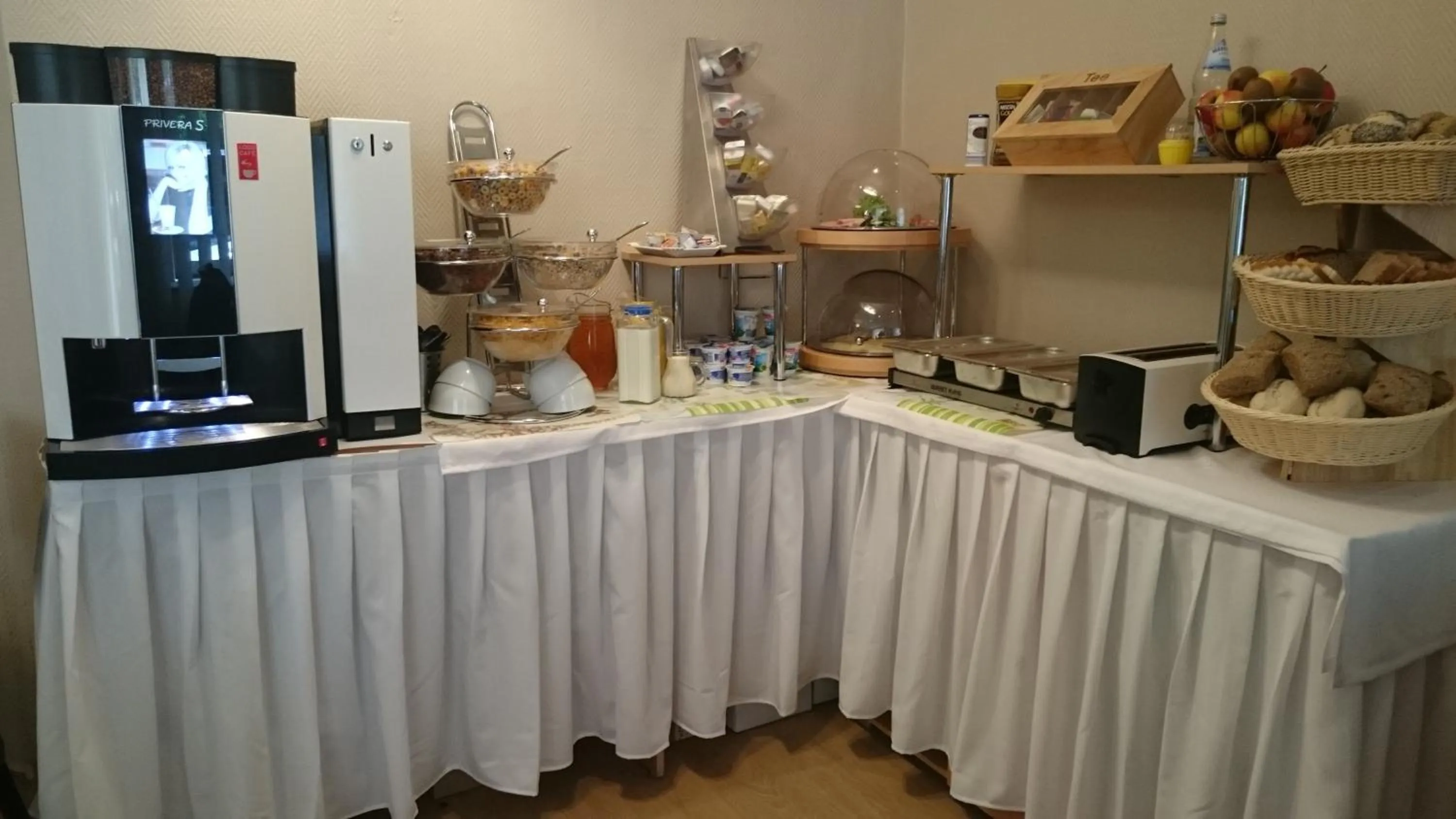 Buffet breakfast in City Hotel Gotland