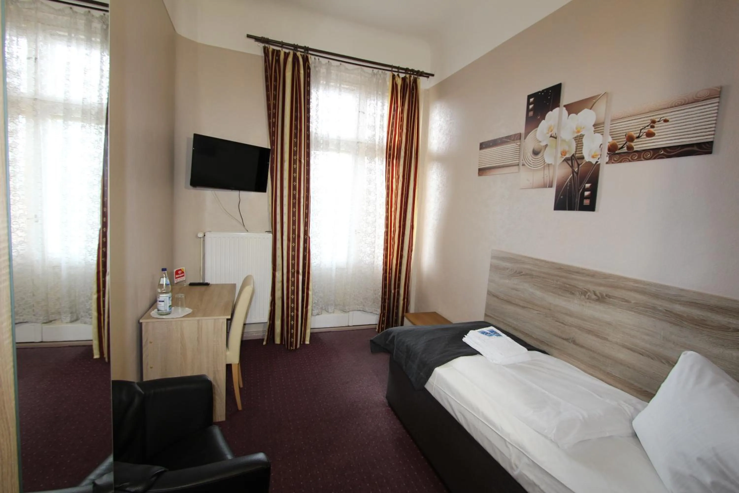 Photo of the whole room, Bed in City Hotel Gotland