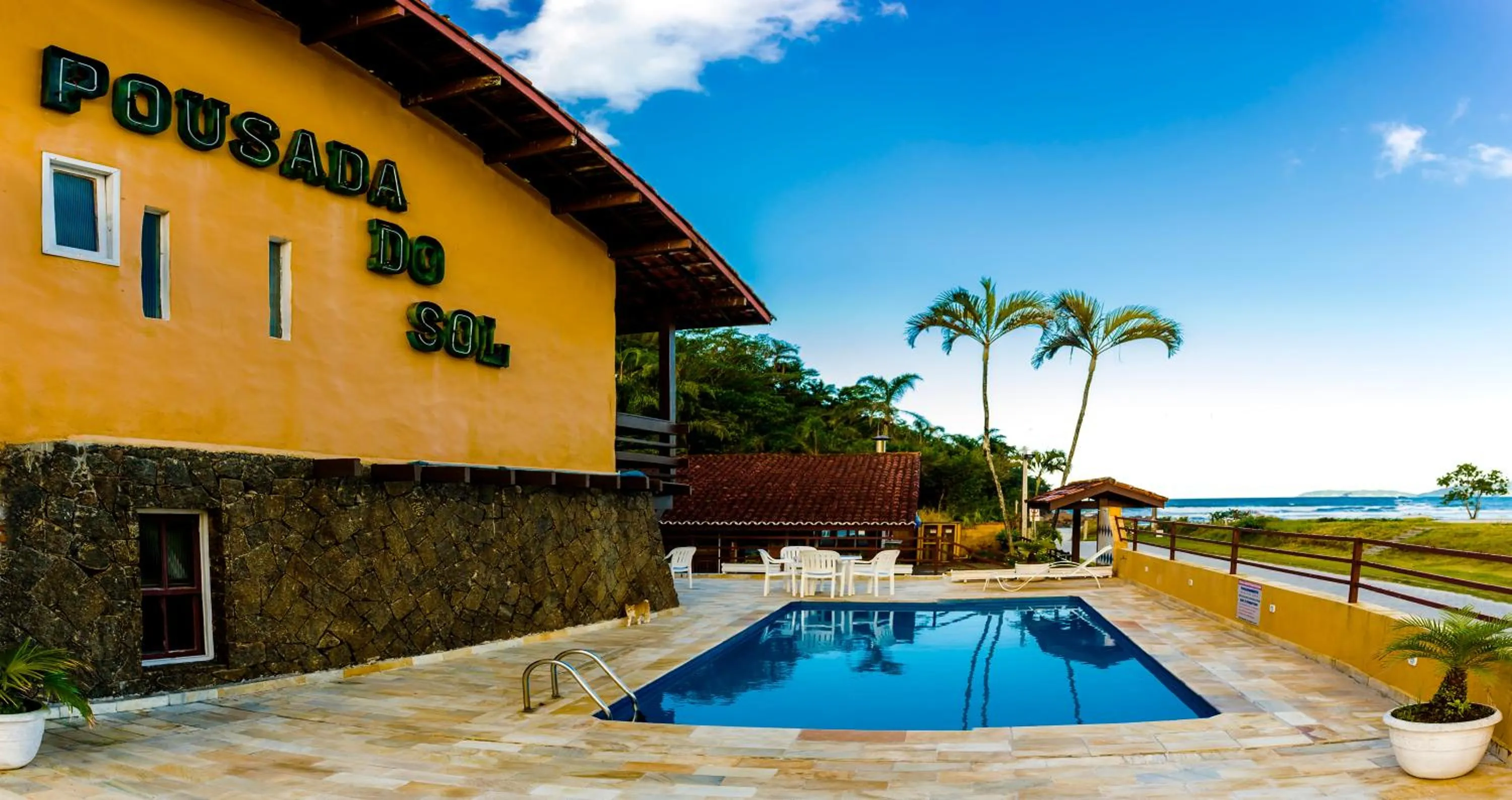 Swimming pool in Hotel Pousada do Sol