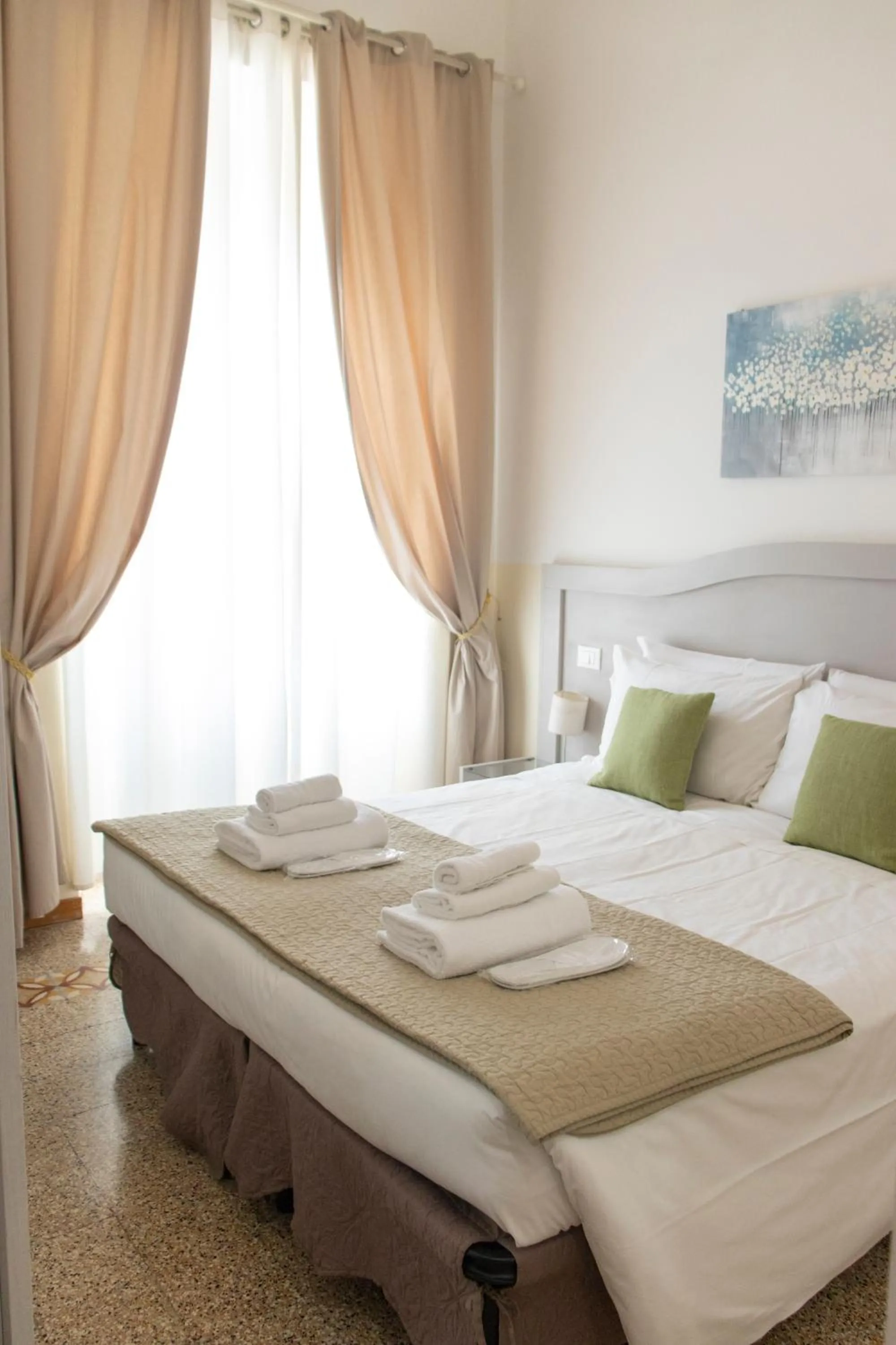 Photo of the whole room, Bed in Biancorèroma B&B