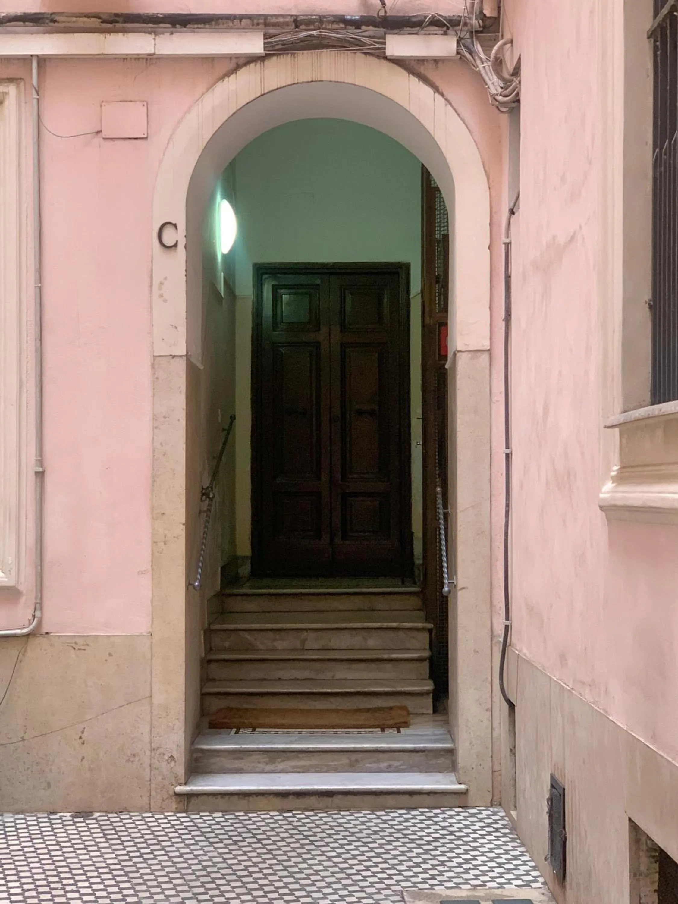 Facade/entrance in Biancorèroma B&B
