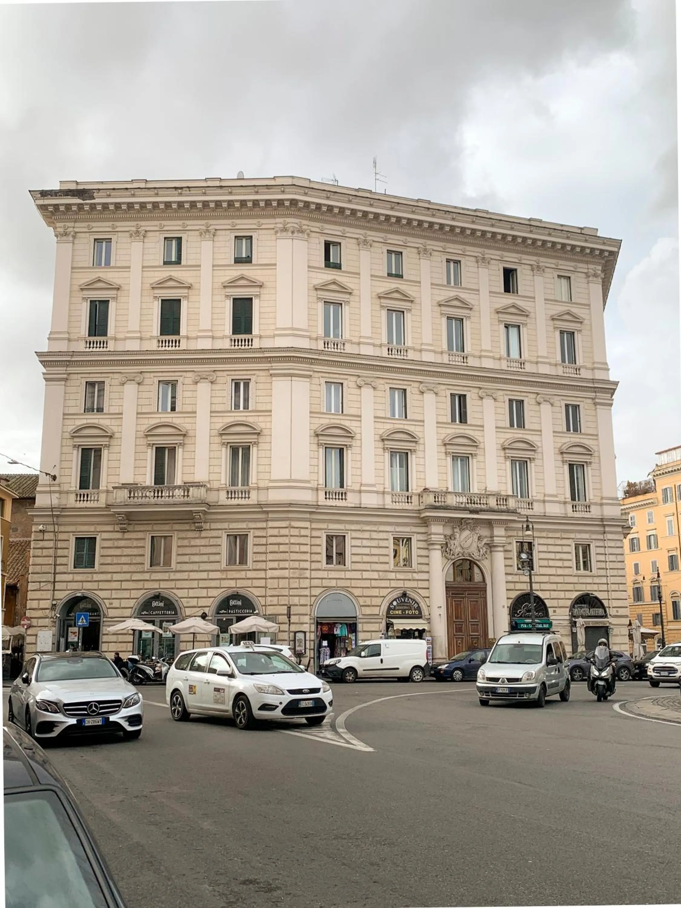 Property building in Biancorèroma B&B