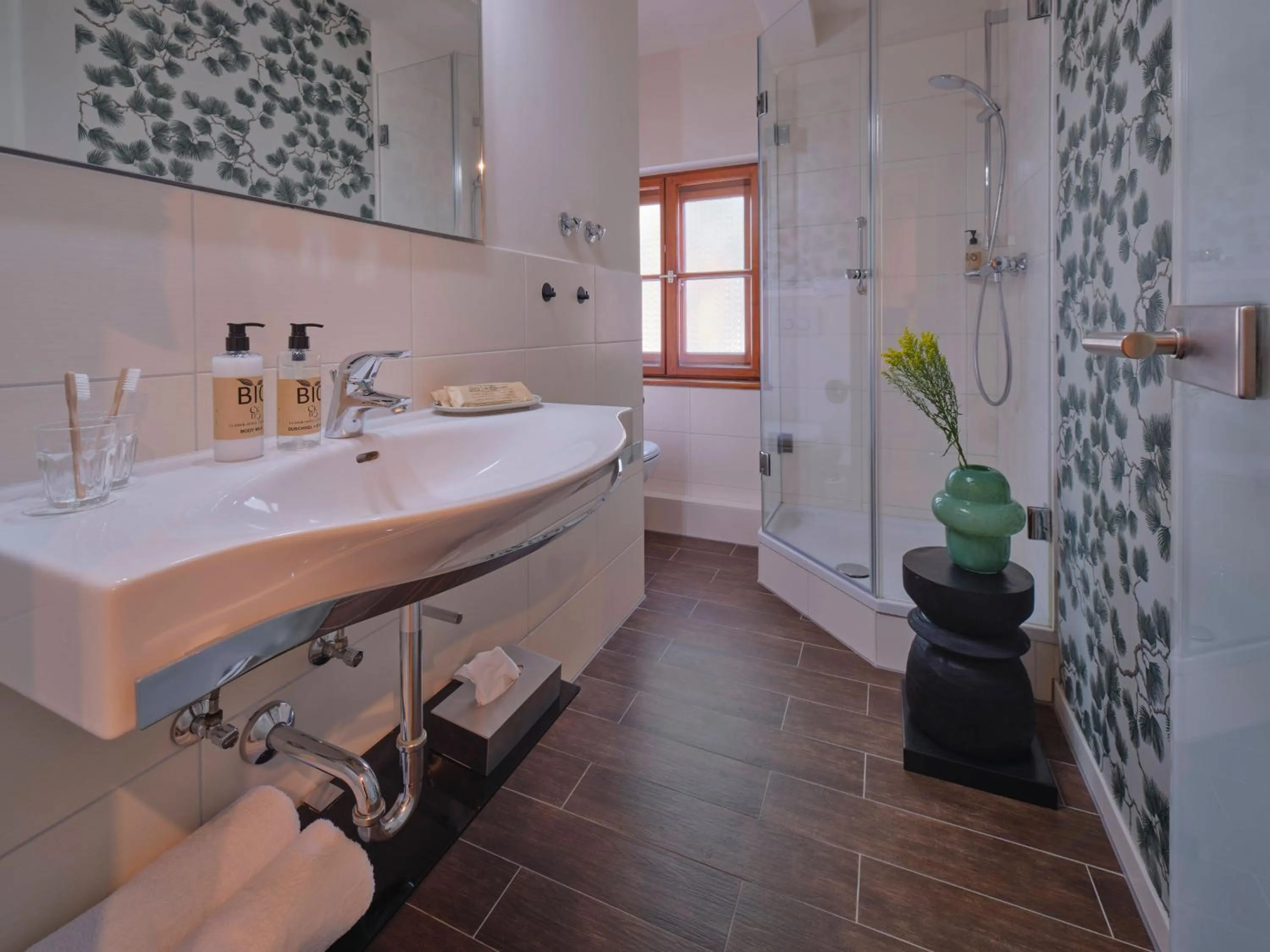 Bathroom in Classik Hotel Martinshof, Messe München