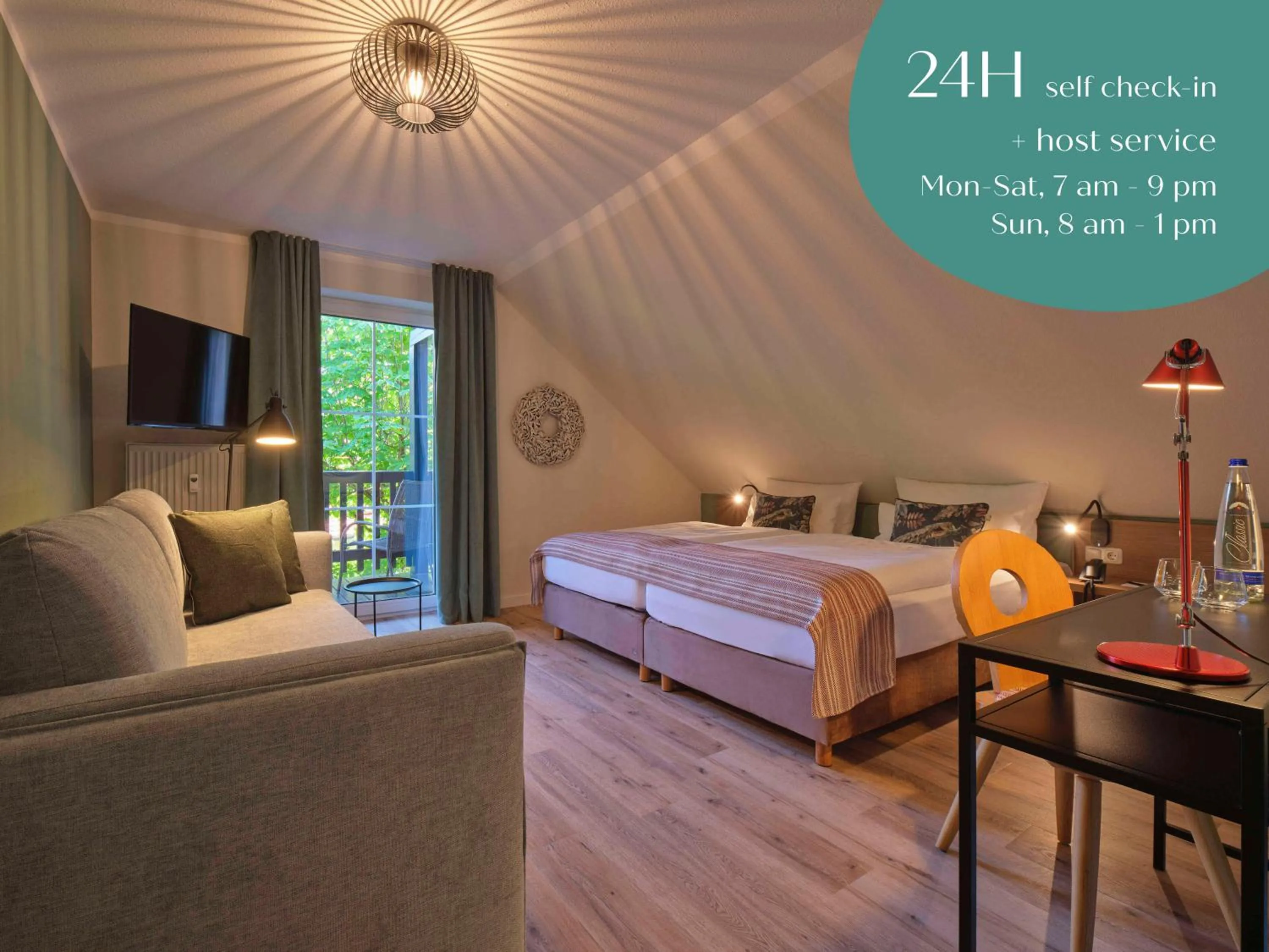 Communal lounge/ TV room, Bed in Classik Hotel Martinshof, Messe München