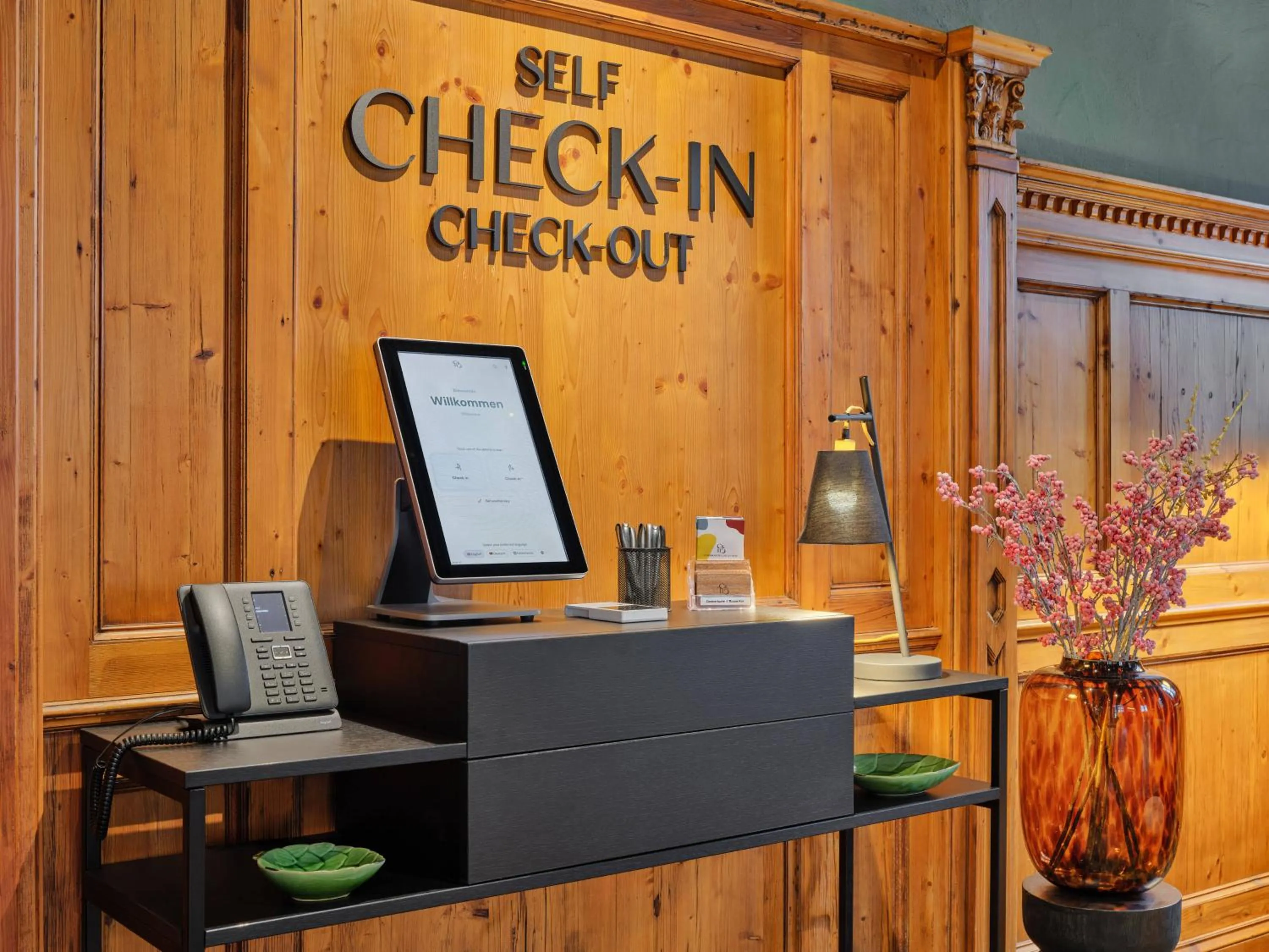 Lobby or reception in Classik Hotel Martinshof, Messe München