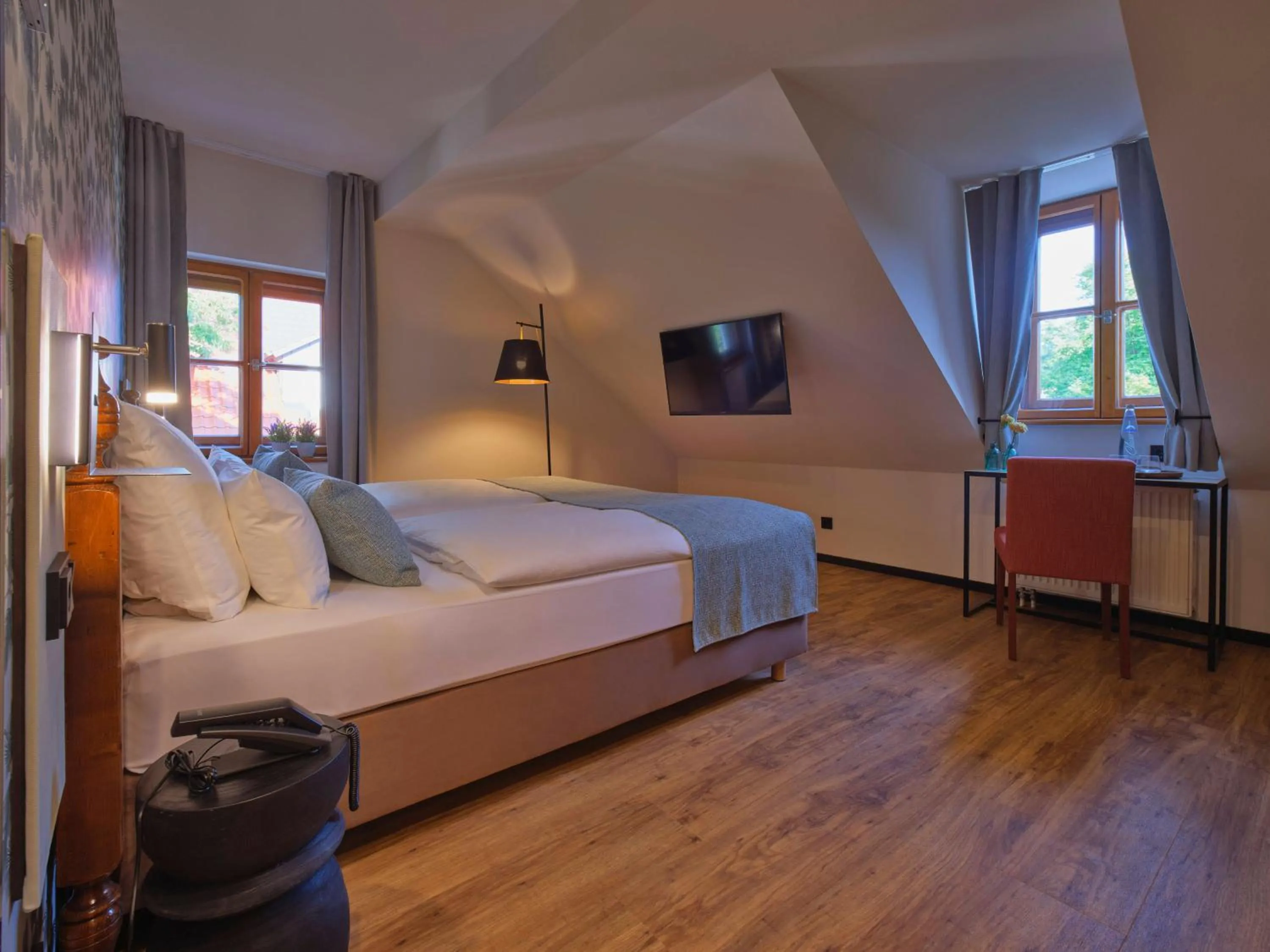 Photo of the whole room, Bed in Classik Hotel Martinshof, Messe München