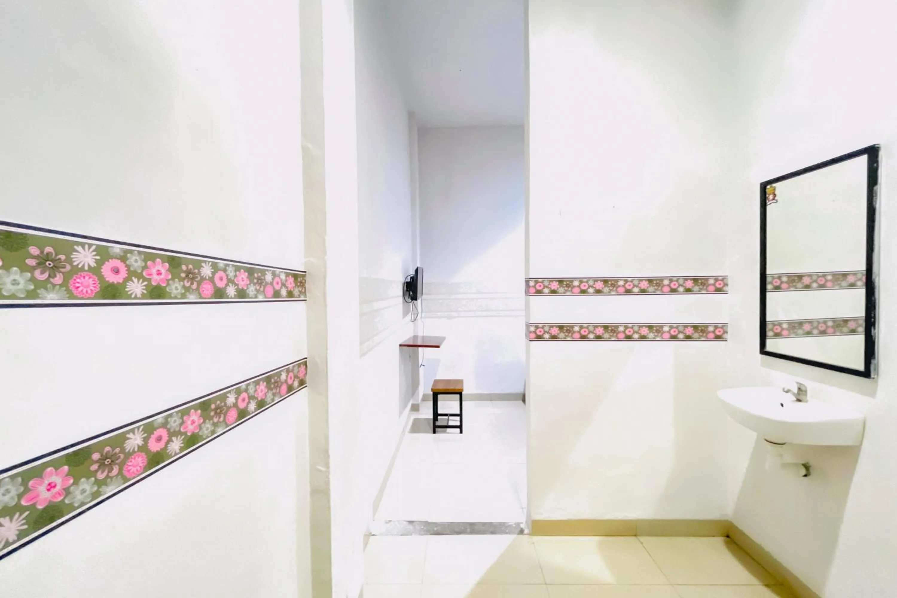 Bathroom in RedDoorz at STM Suite Medan Amplas