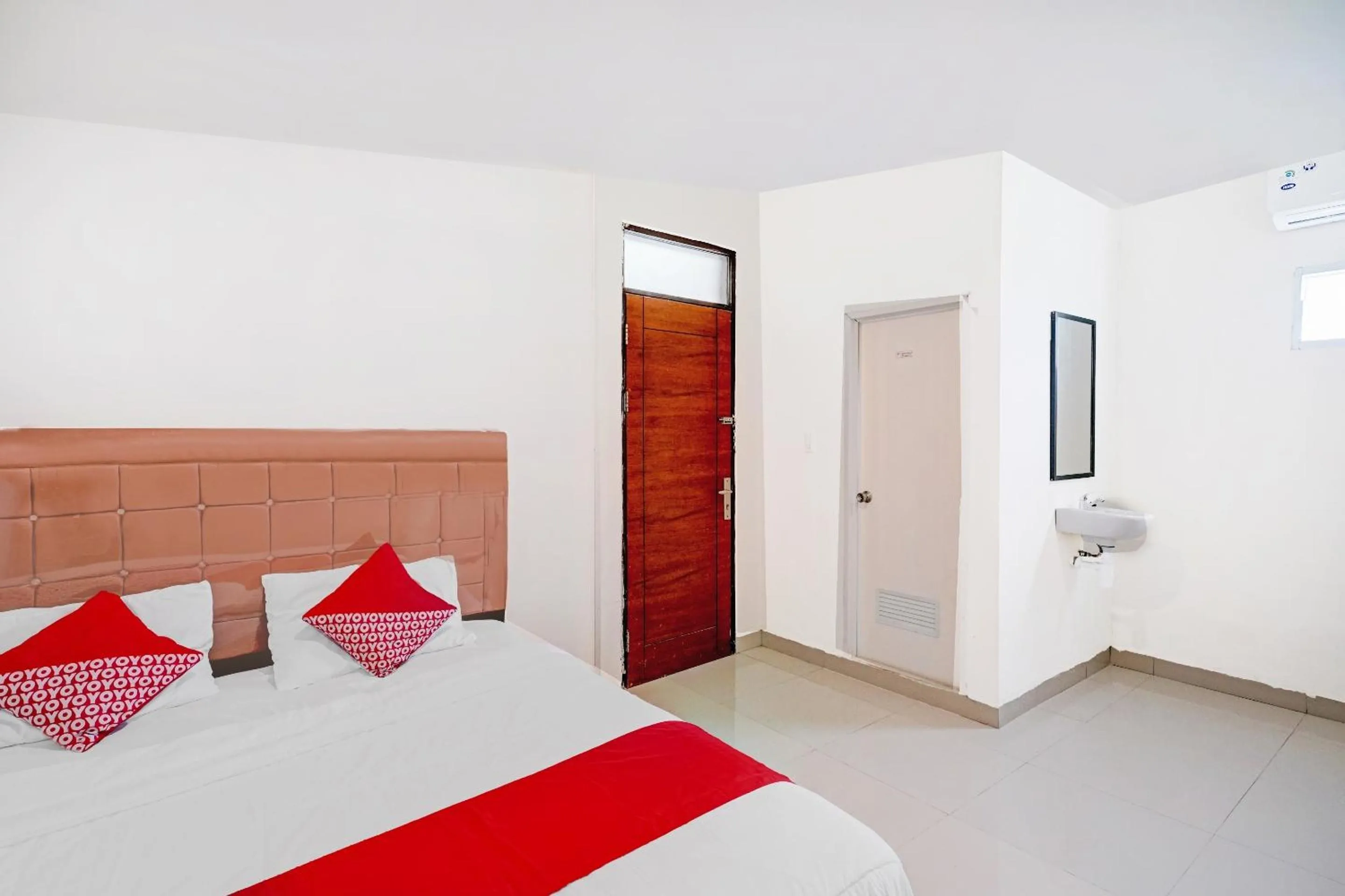 Standard Double Room in RedDoorz at STM Suite Medan Amplas