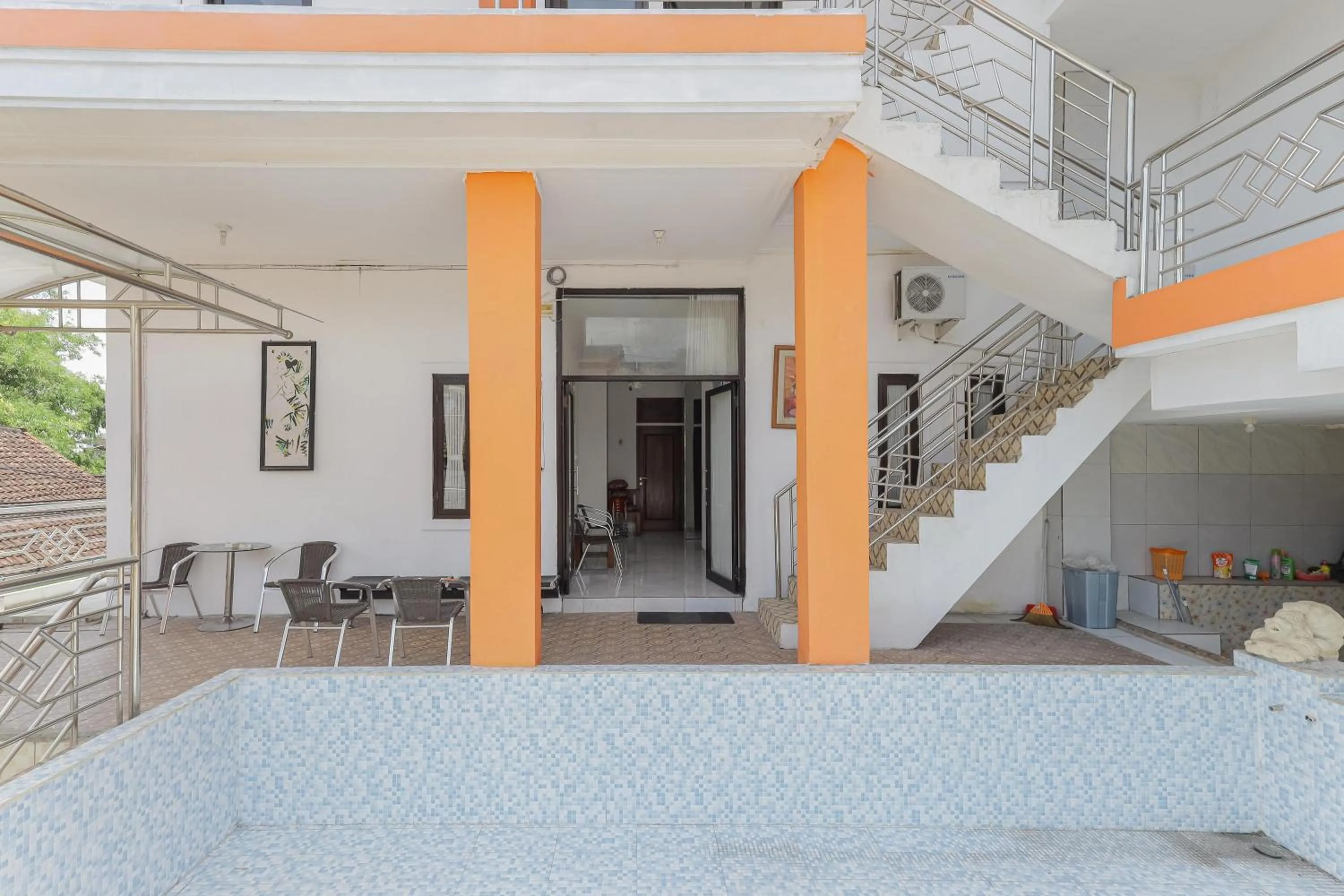 Property building in Urbanview Hotel Near Jatim Park 3 by RedDoorz