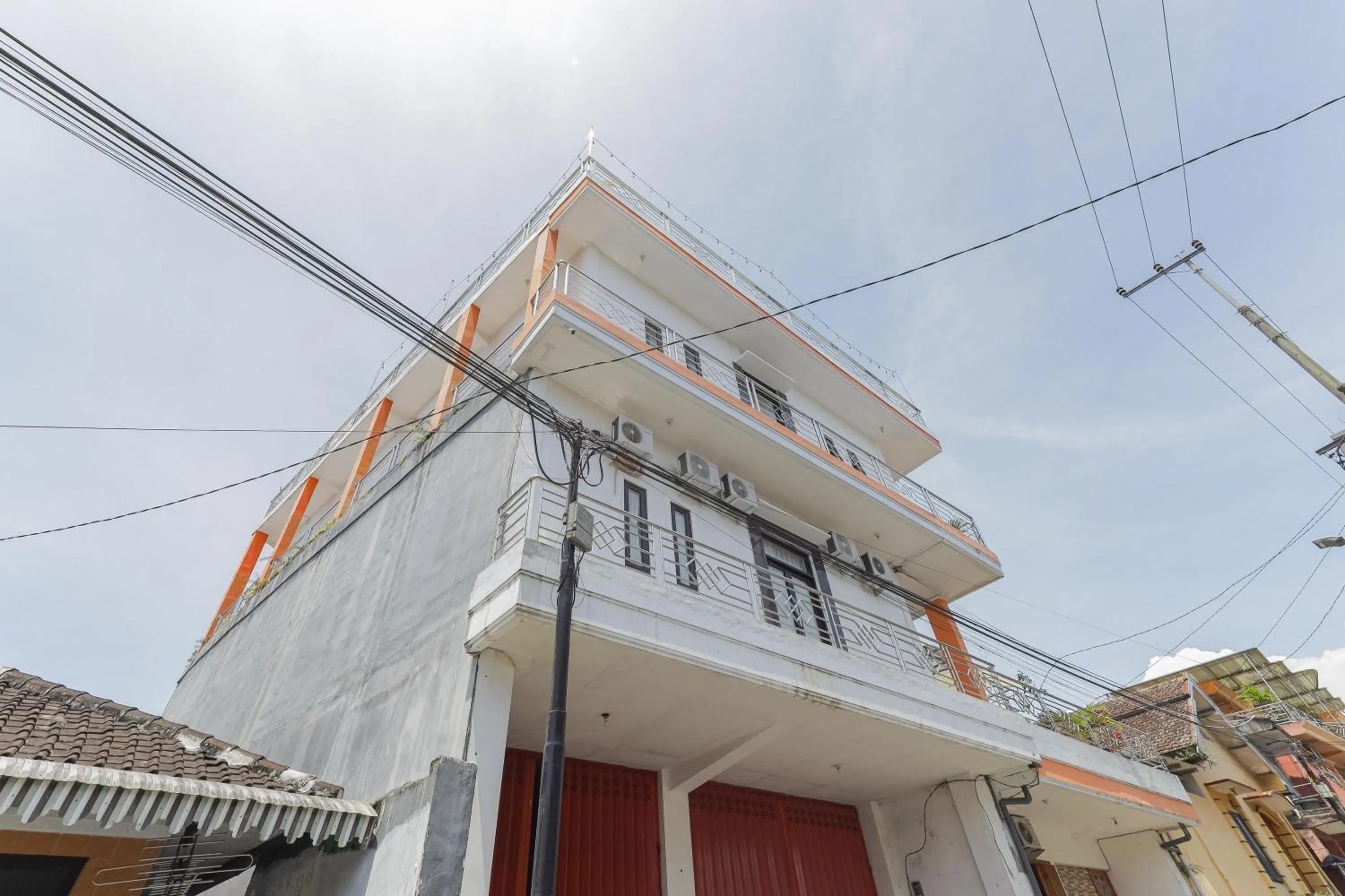 Property building in Urbanview Hotel Near Jatim Park 3 by RedDoorz