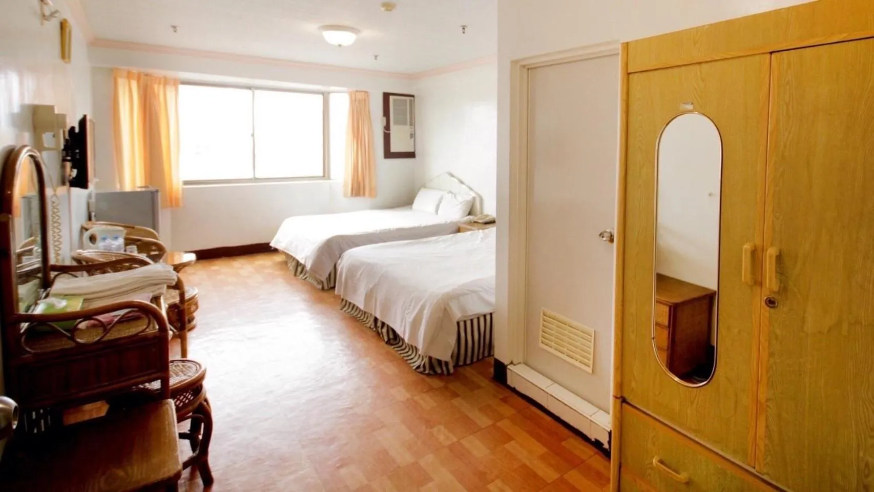 Photo of the whole room, Bed in Kenting Maldives Hotspring Hotel