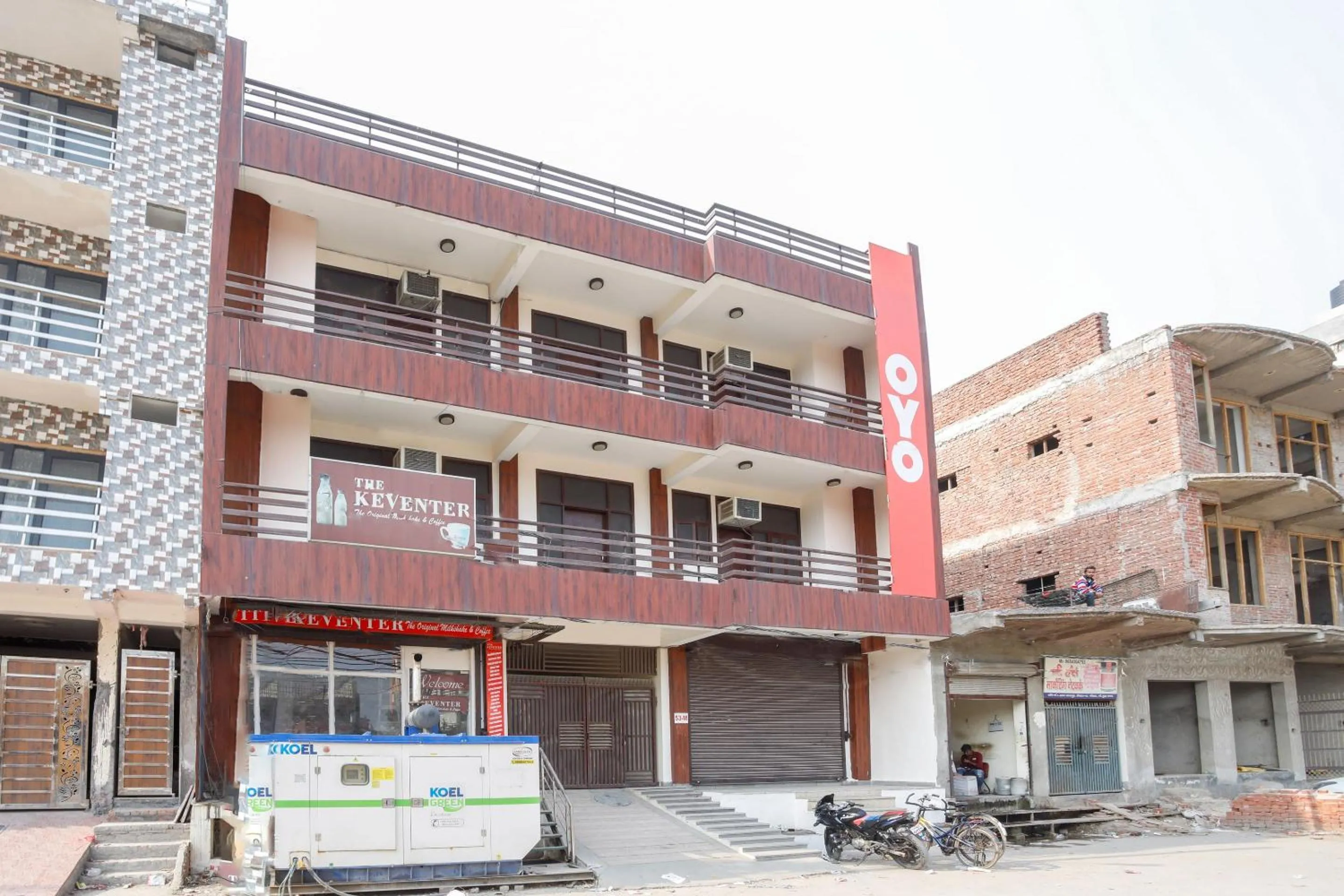 Facade/entrance in Hotel O Av Residency Near Botanic Garden Of Indian Republic