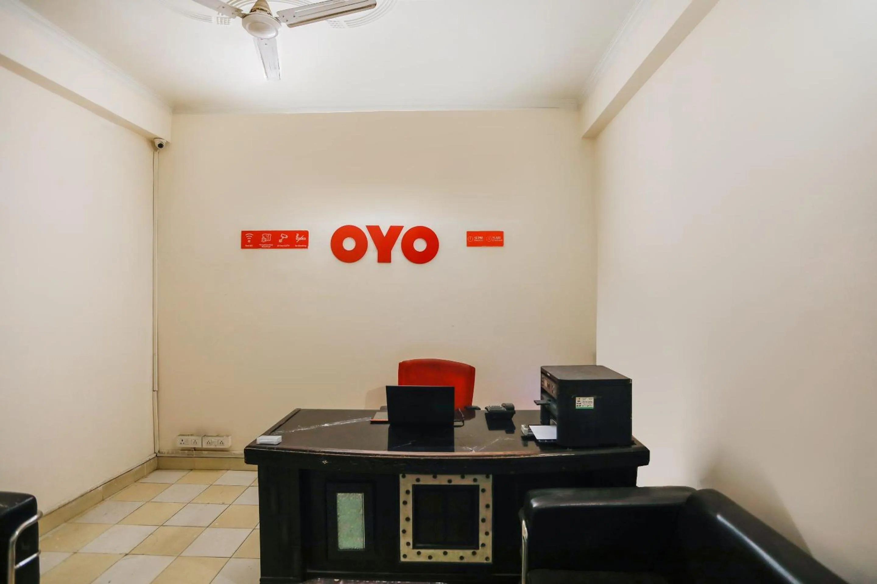 Lobby or reception in Hotel O Av Residency Near Botanic Garden Of Indian Republic
