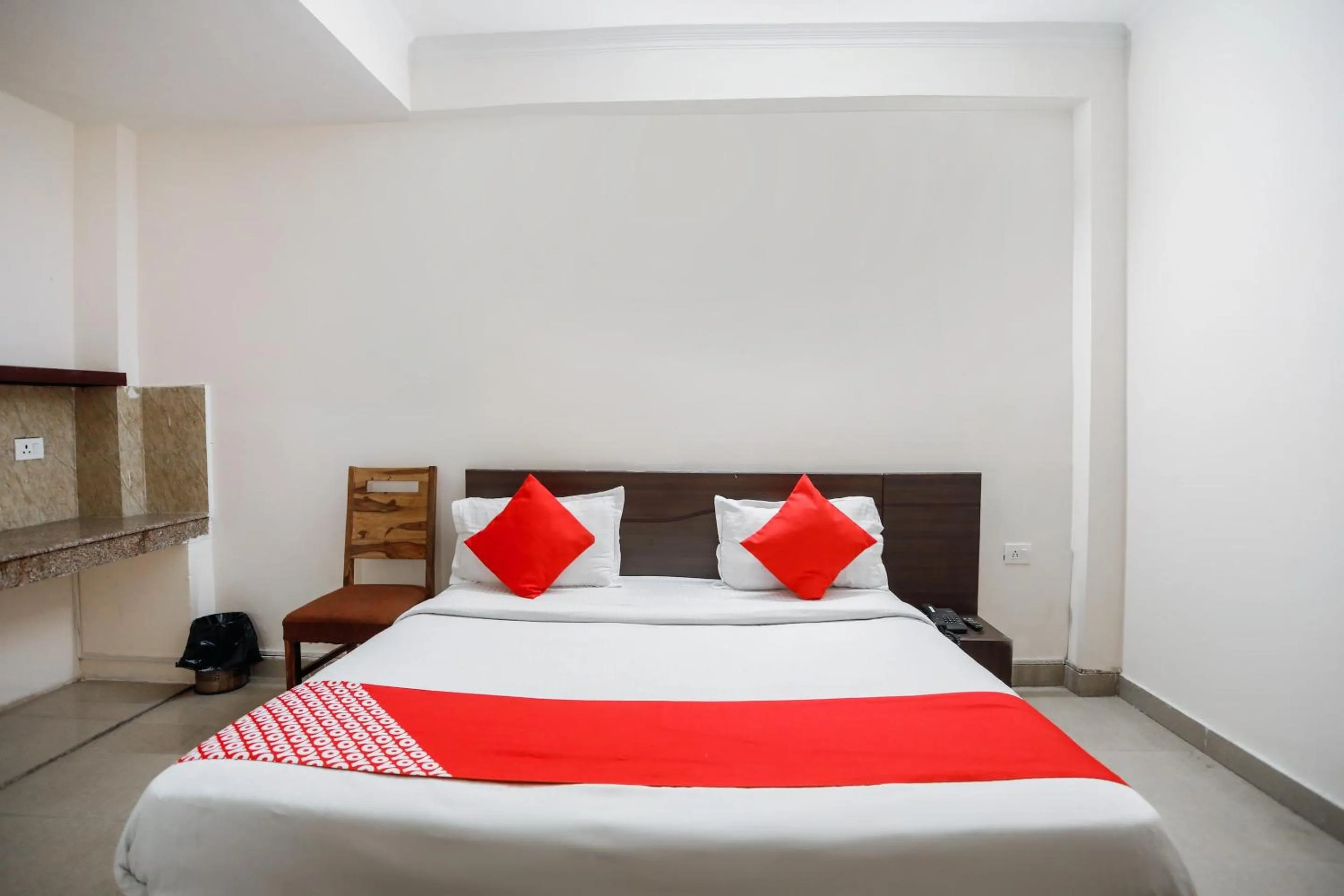 Bedroom, Bed in Hotel O Av Residency Near Botanic Garden Of Indian Republic