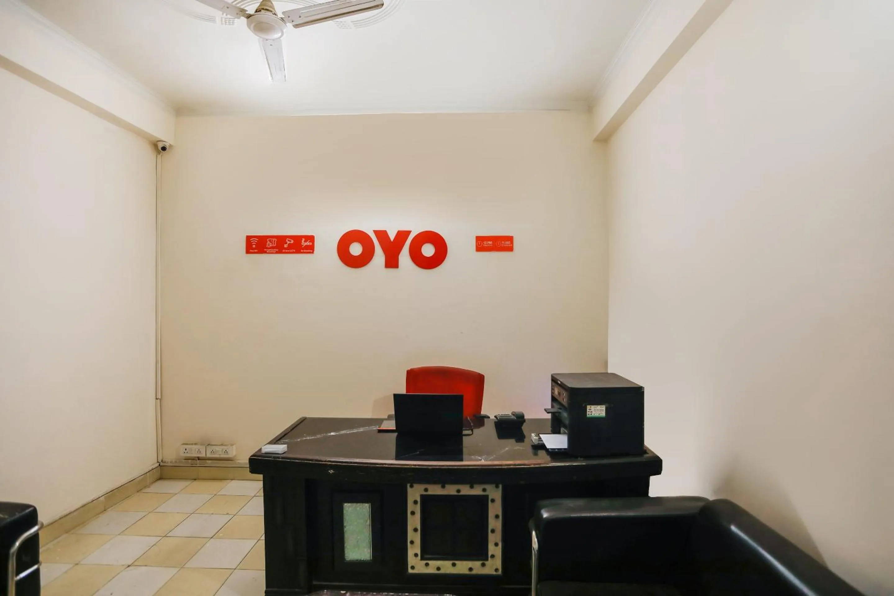 Lobby or reception in Hotel O Av Residency Near Botanic Garden Of Indian Republic