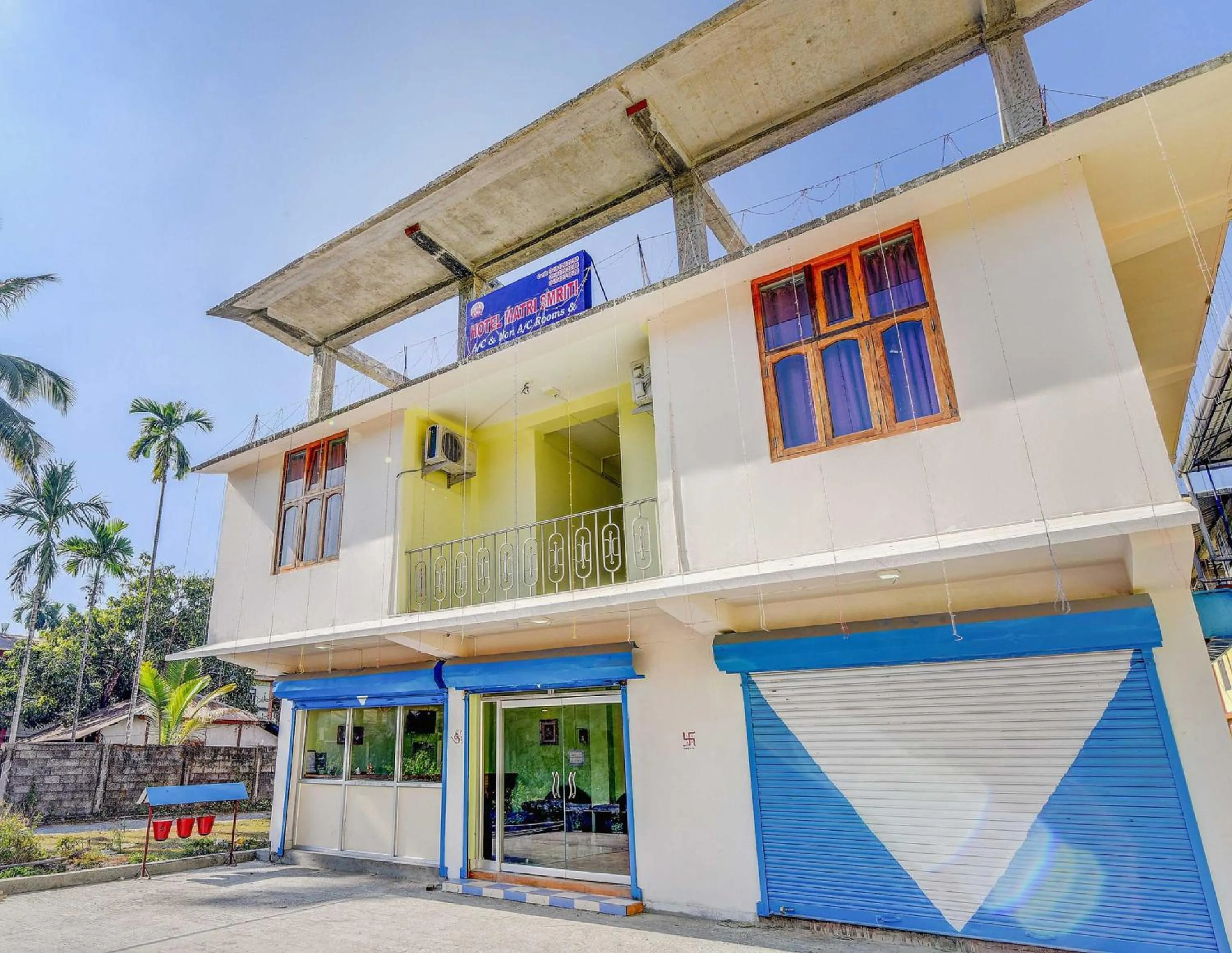 Facade/entrance in Hotel O Matri Smriti