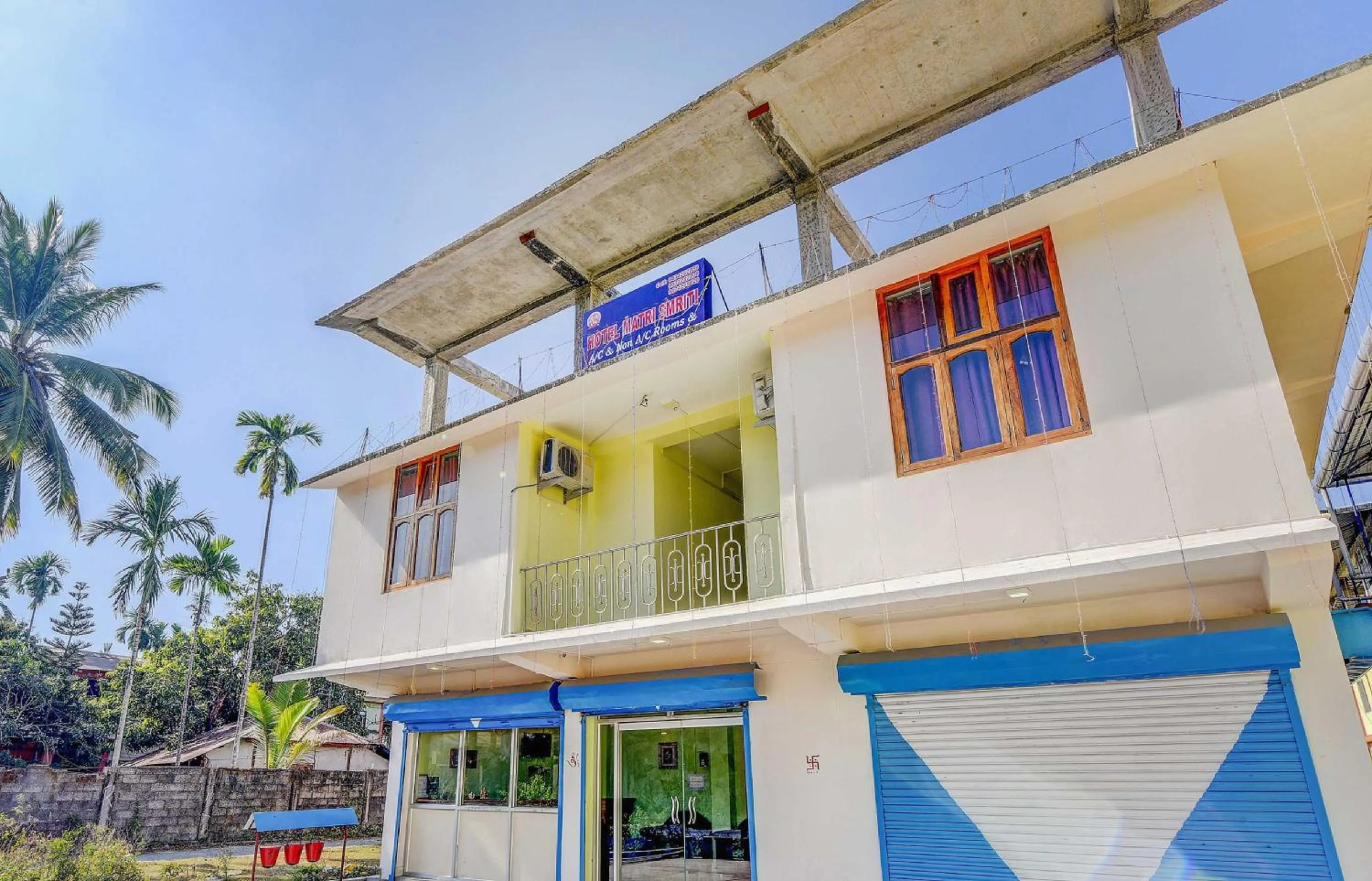 Facade/entrance in Hotel O Matri Smriti