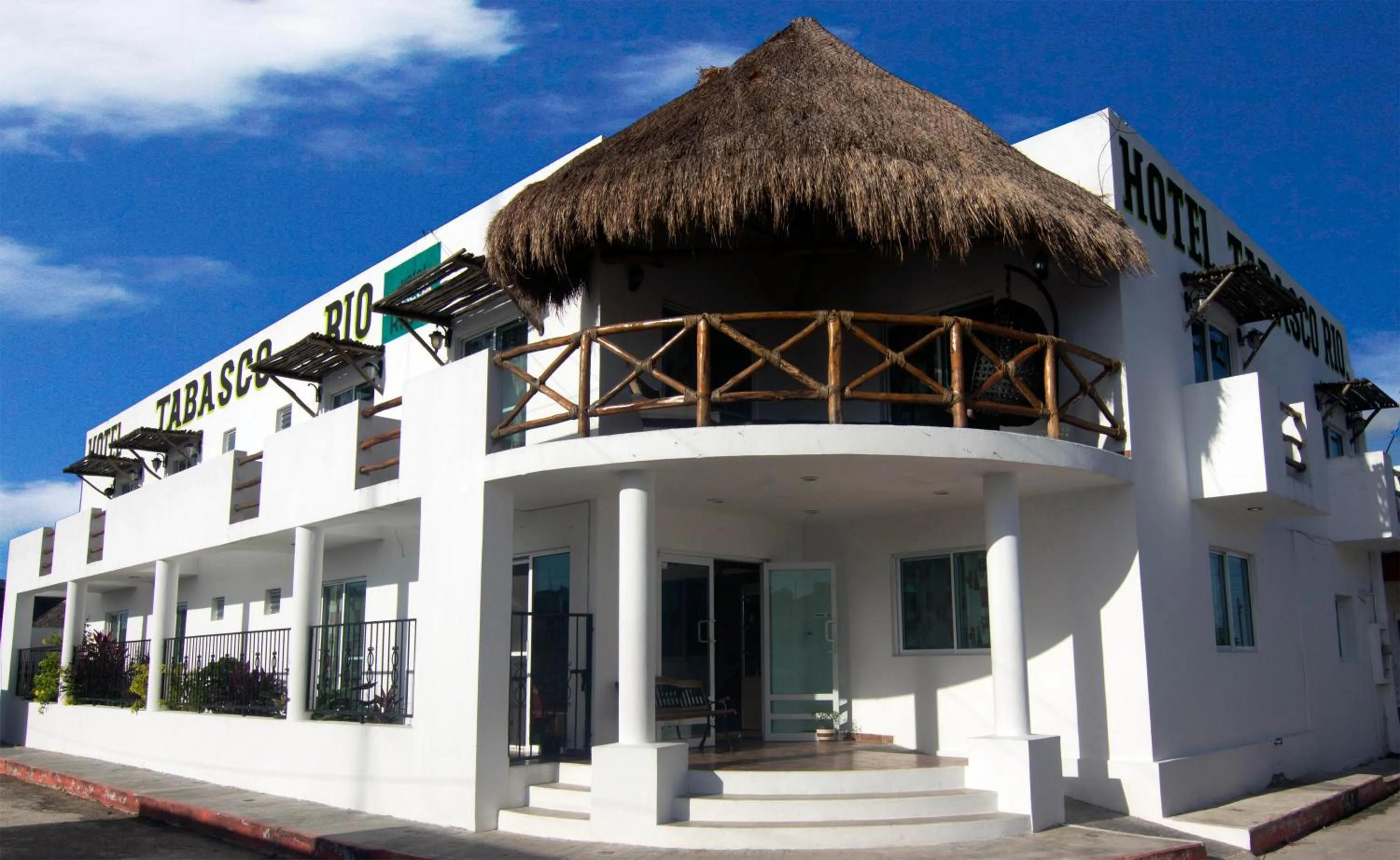 Facade/entrance in Hotel Tabasco Rio