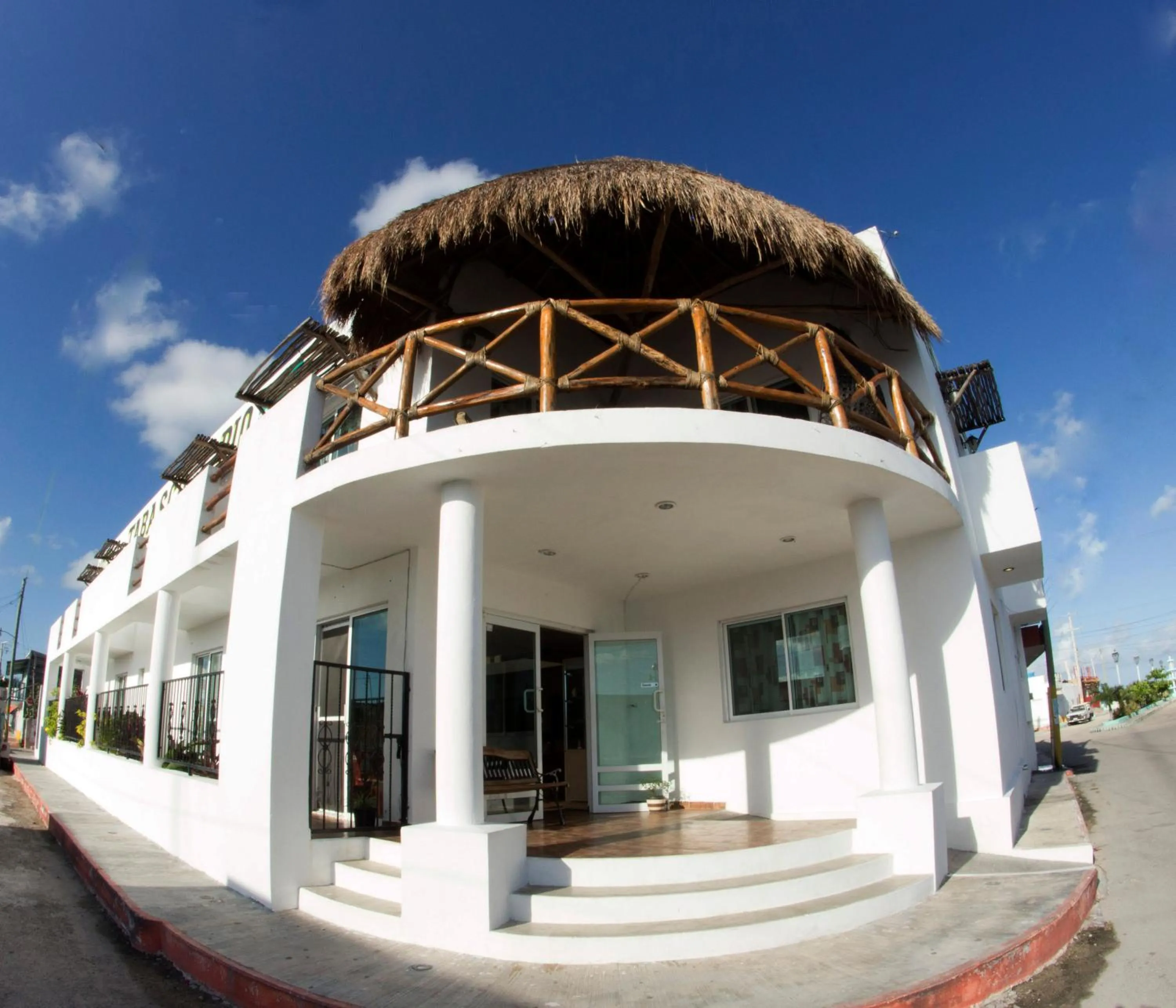 Facade/entrance in Hotel Tabasco Rio