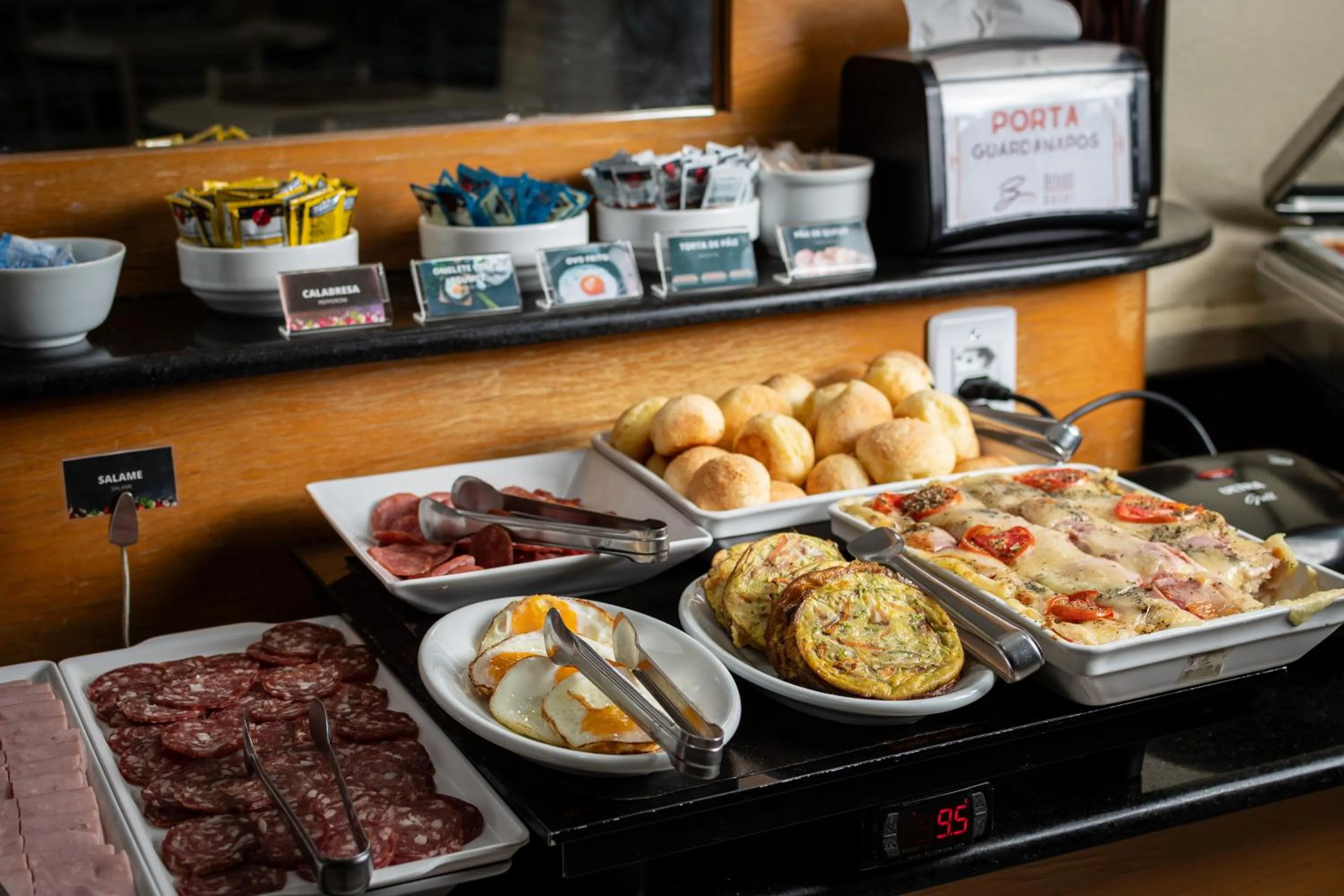 Food and drinks in Brivali Hotel Centro