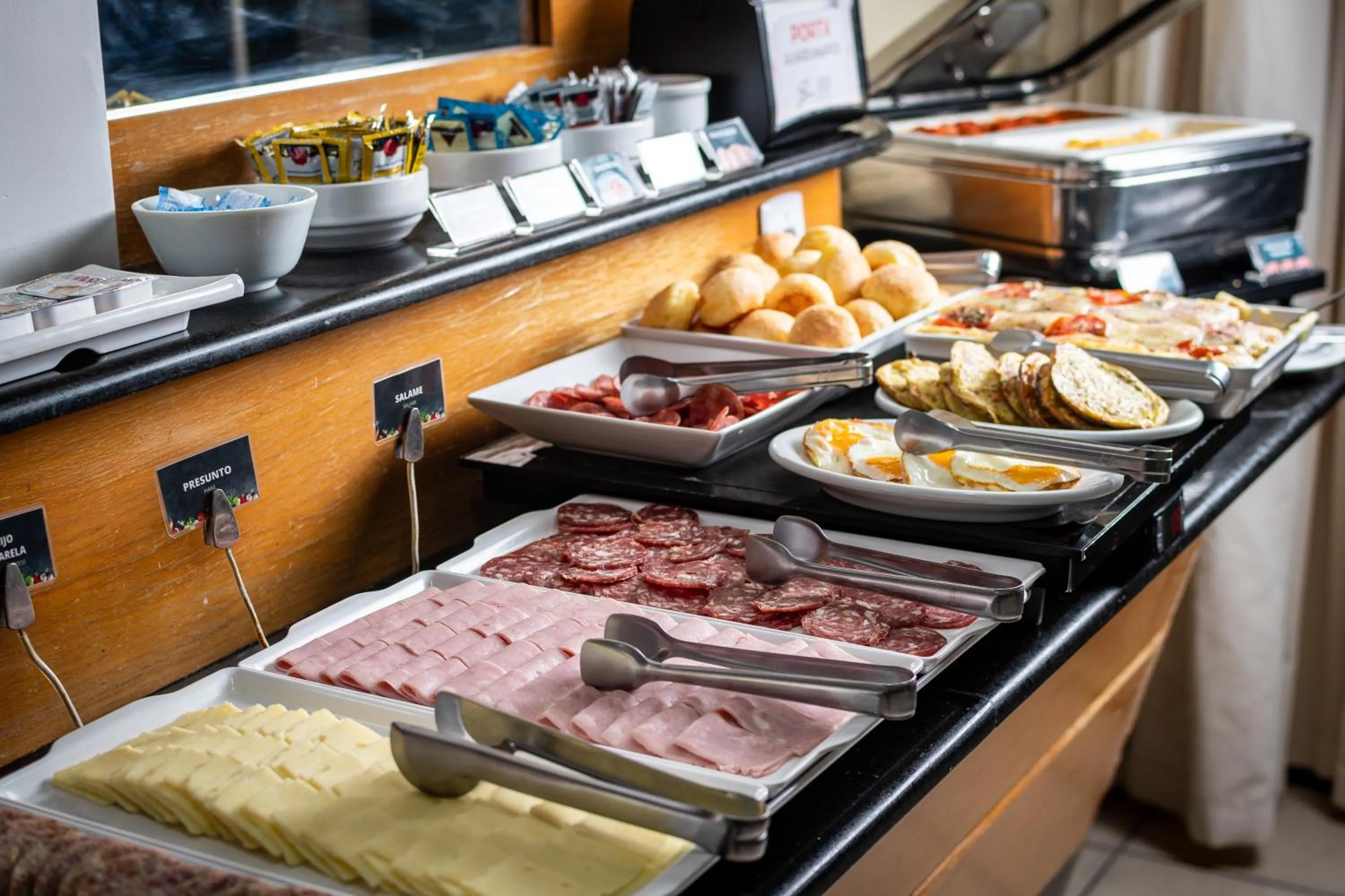 Food and drinks in Brivali Hotel Centro