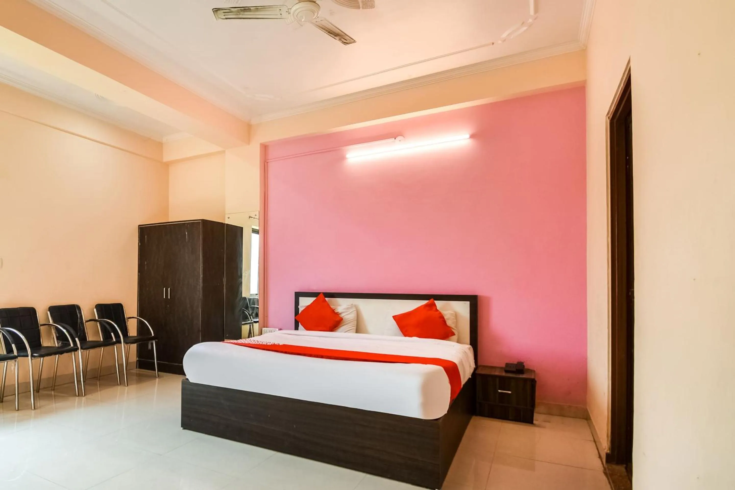 Bedroom, Bed in Hotel O Shri Ganesham