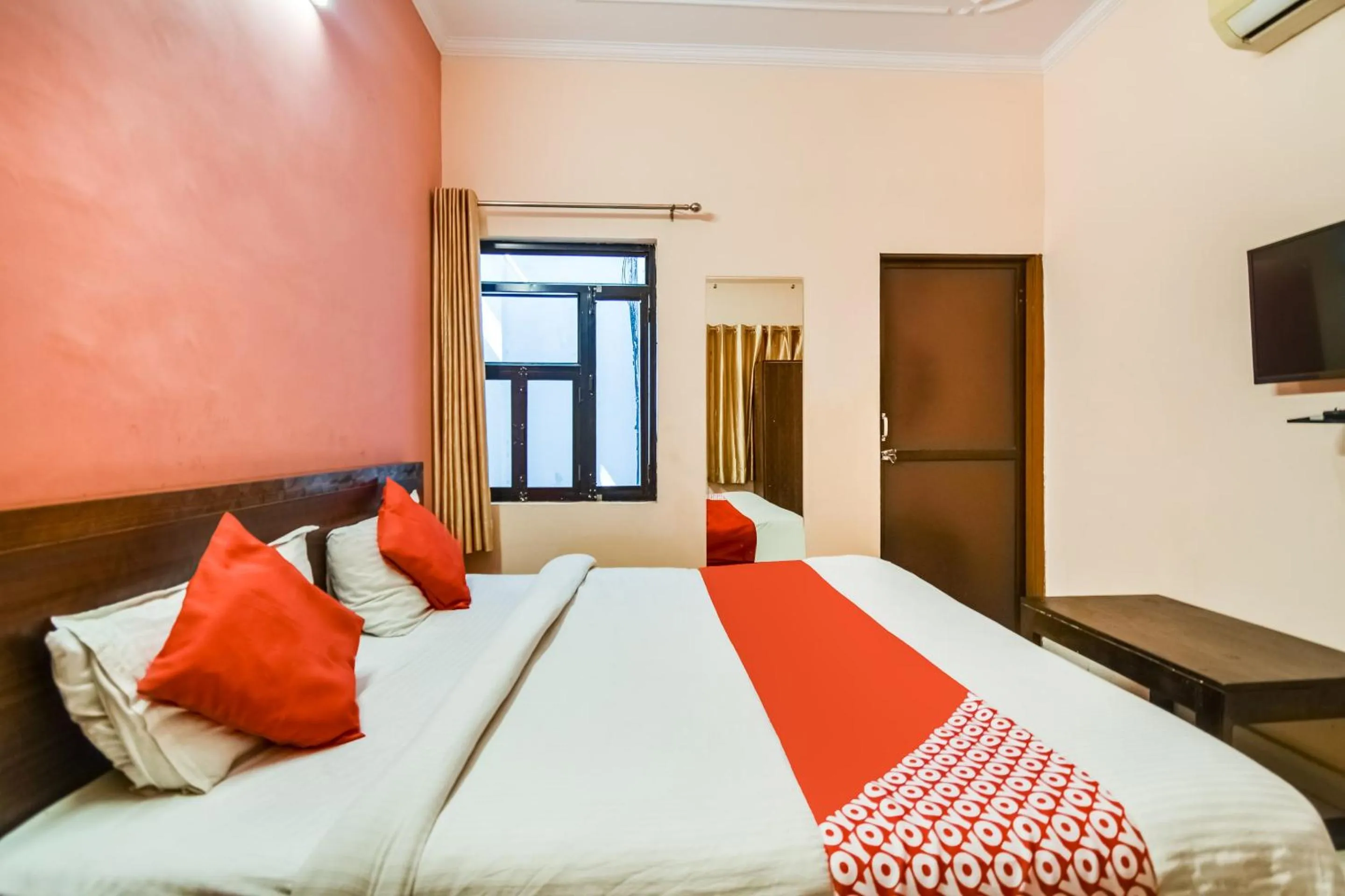 Bedroom, Bed in Hotel O Shri Ganesham