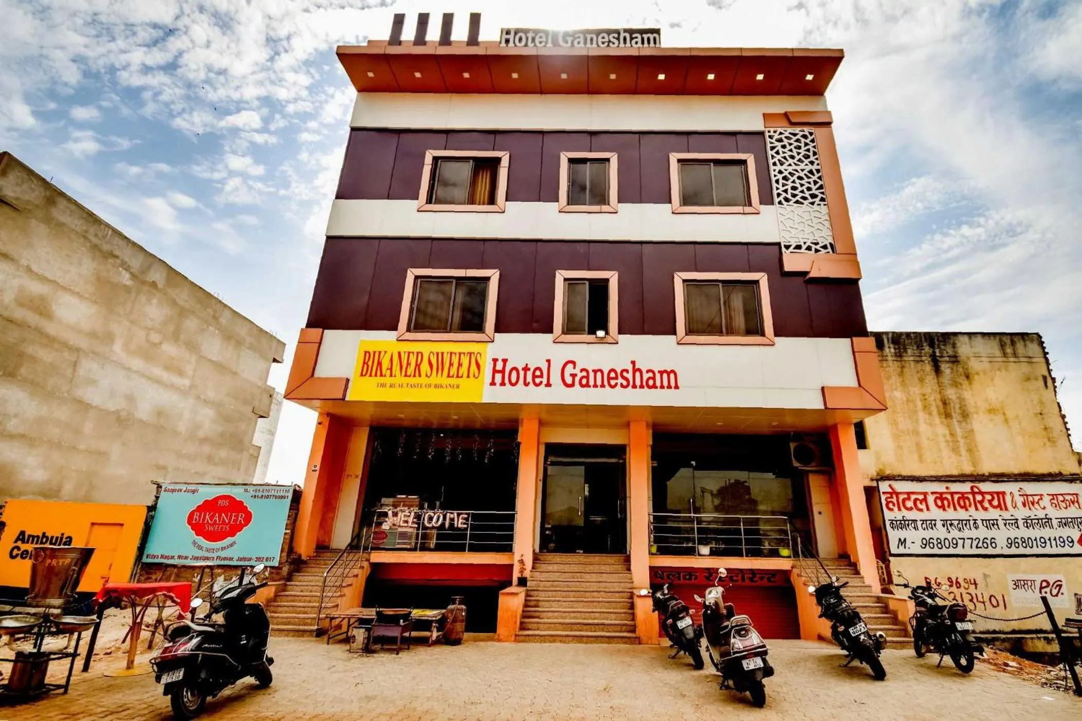 Facade/entrance in Hotel O Shri Ganesham