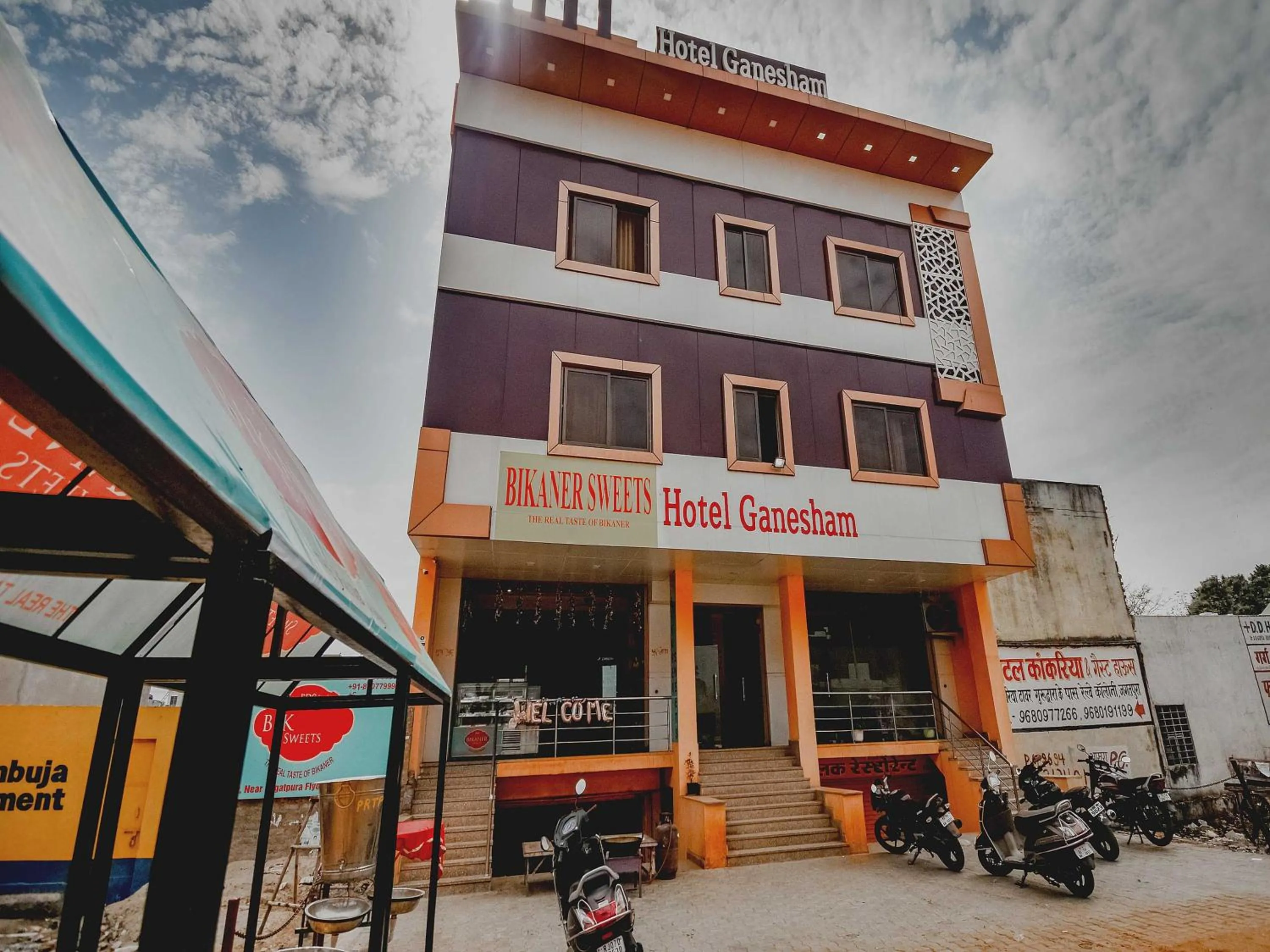 Facade/entrance in Hotel O Shri Ganesham