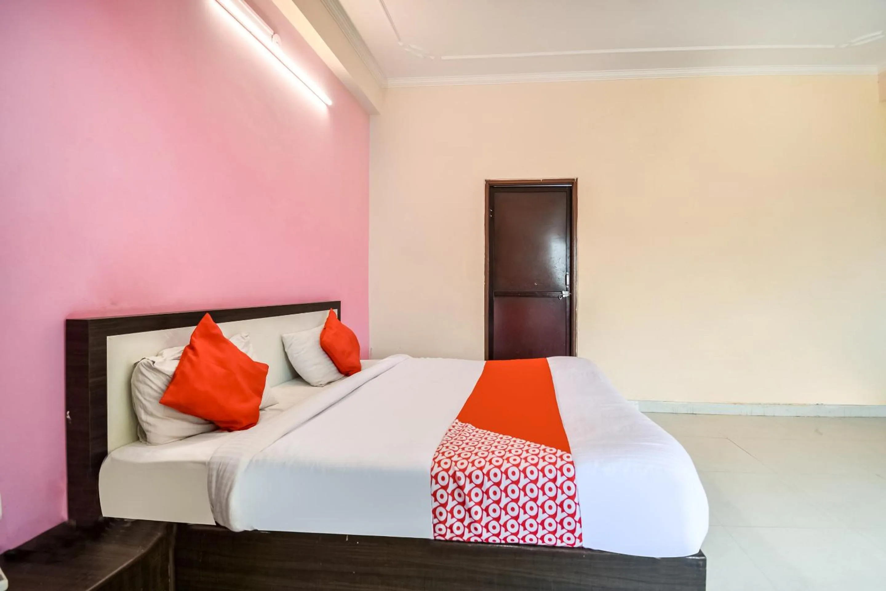 Bedroom, Bed in Hotel O Shri Ganesham