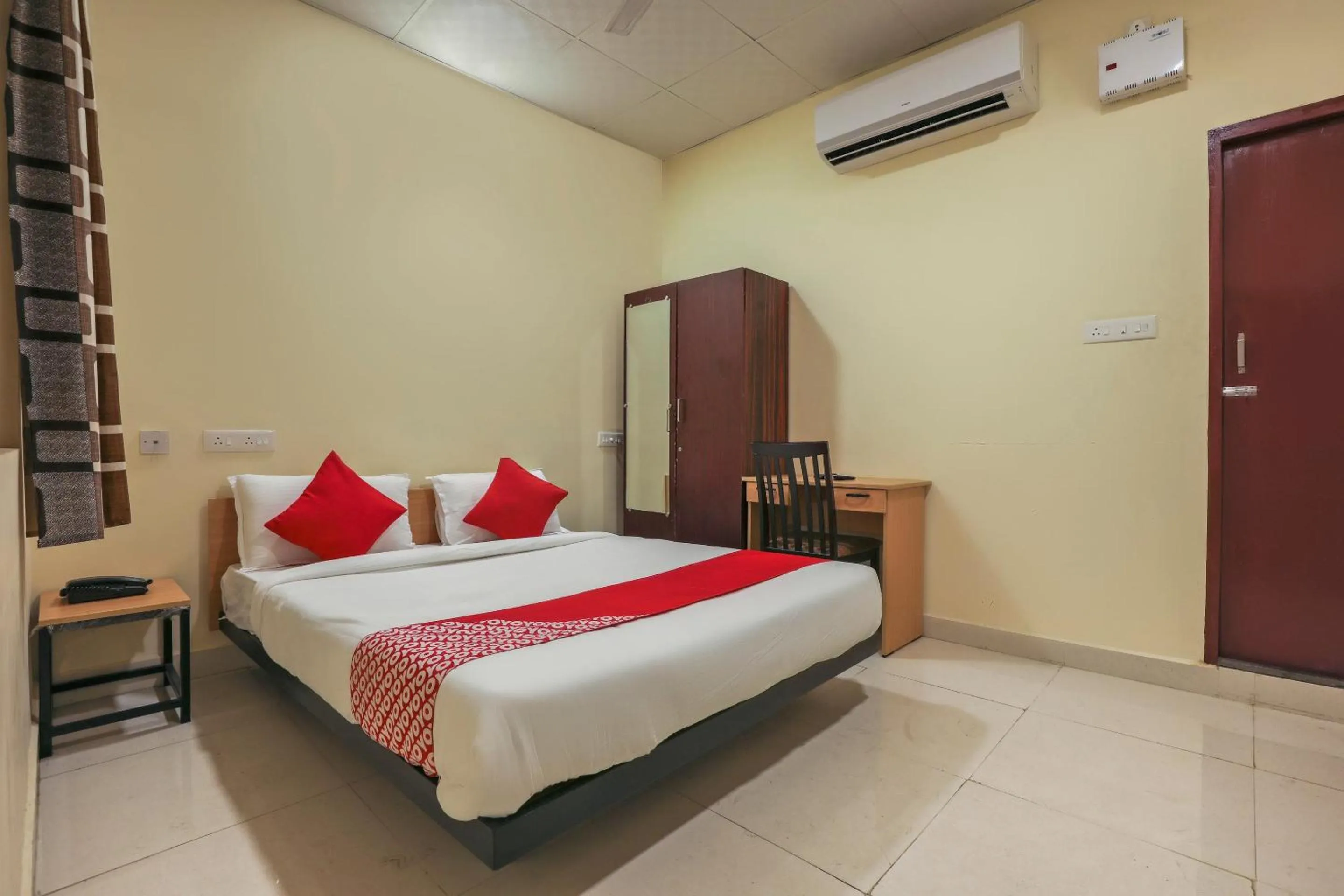 Lobby or reception, Bed in Hotel O Om Sakthi Hotel
