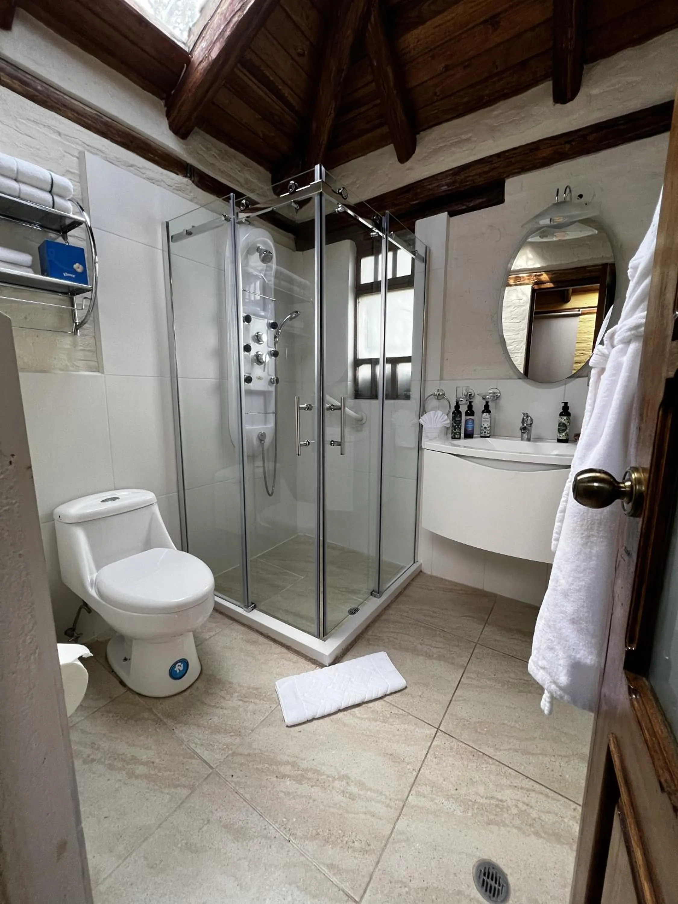 Shower in Hacienda Jimenita Wildlife Reserve