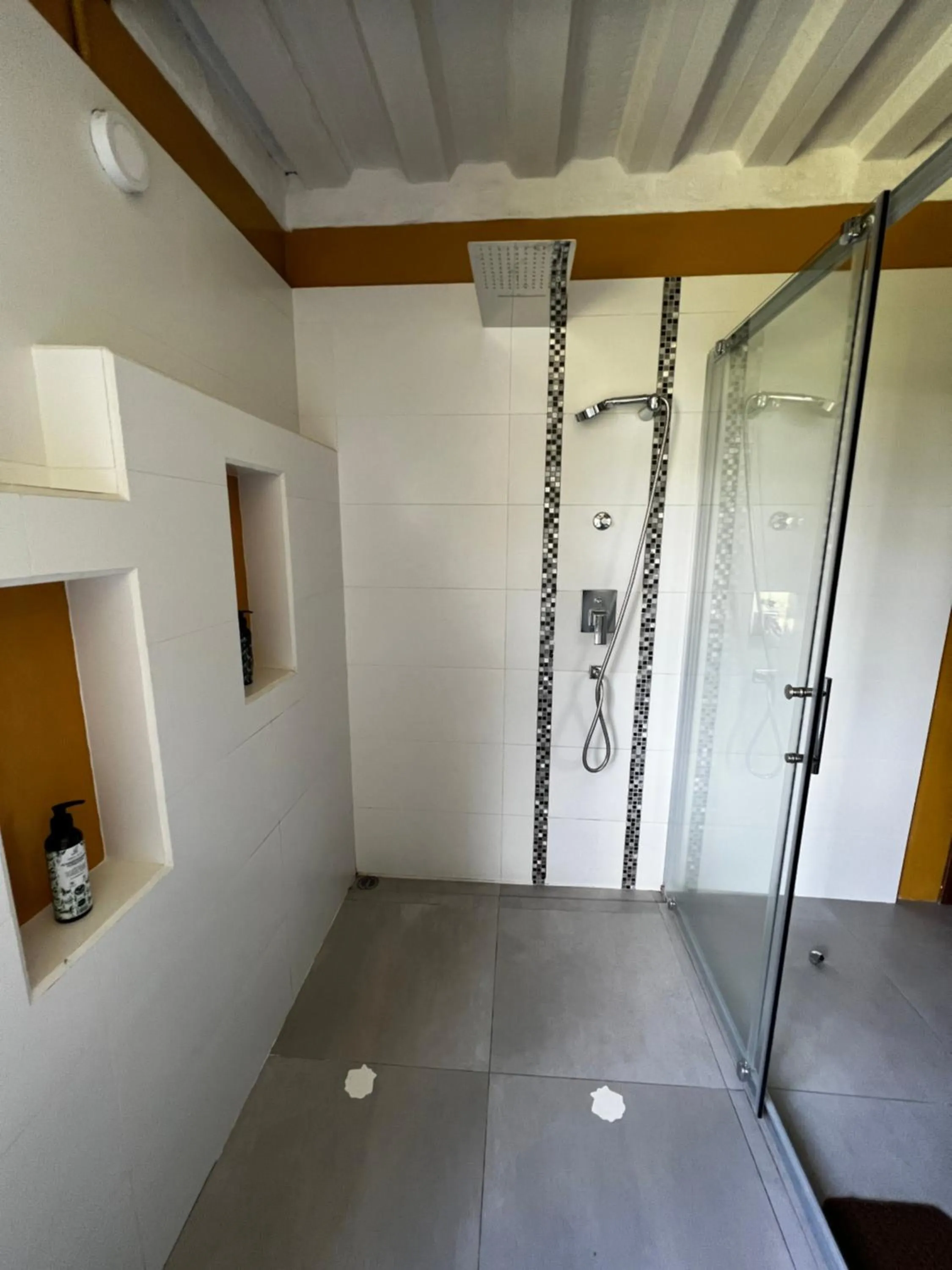 Shower in Hacienda Jimenita Wildlife Reserve