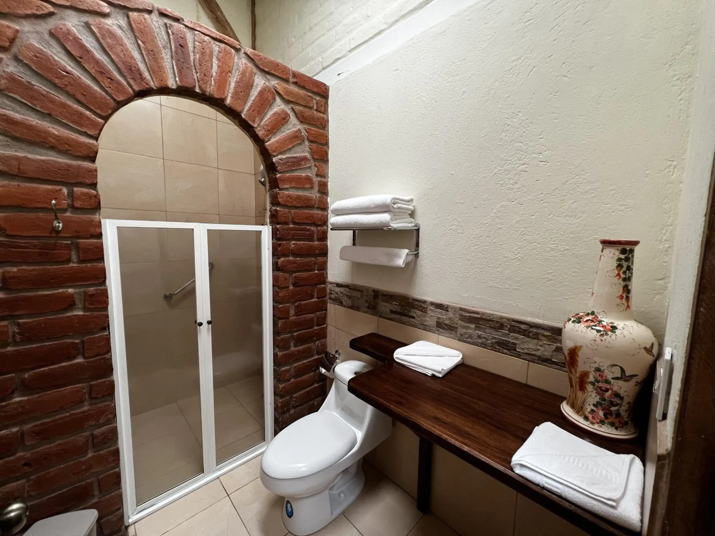 Suite with Garden View in Hacienda Jimenita Wildlife Reserve Suite with Garden View in Hacienda Jimenita Wildlife Reserve