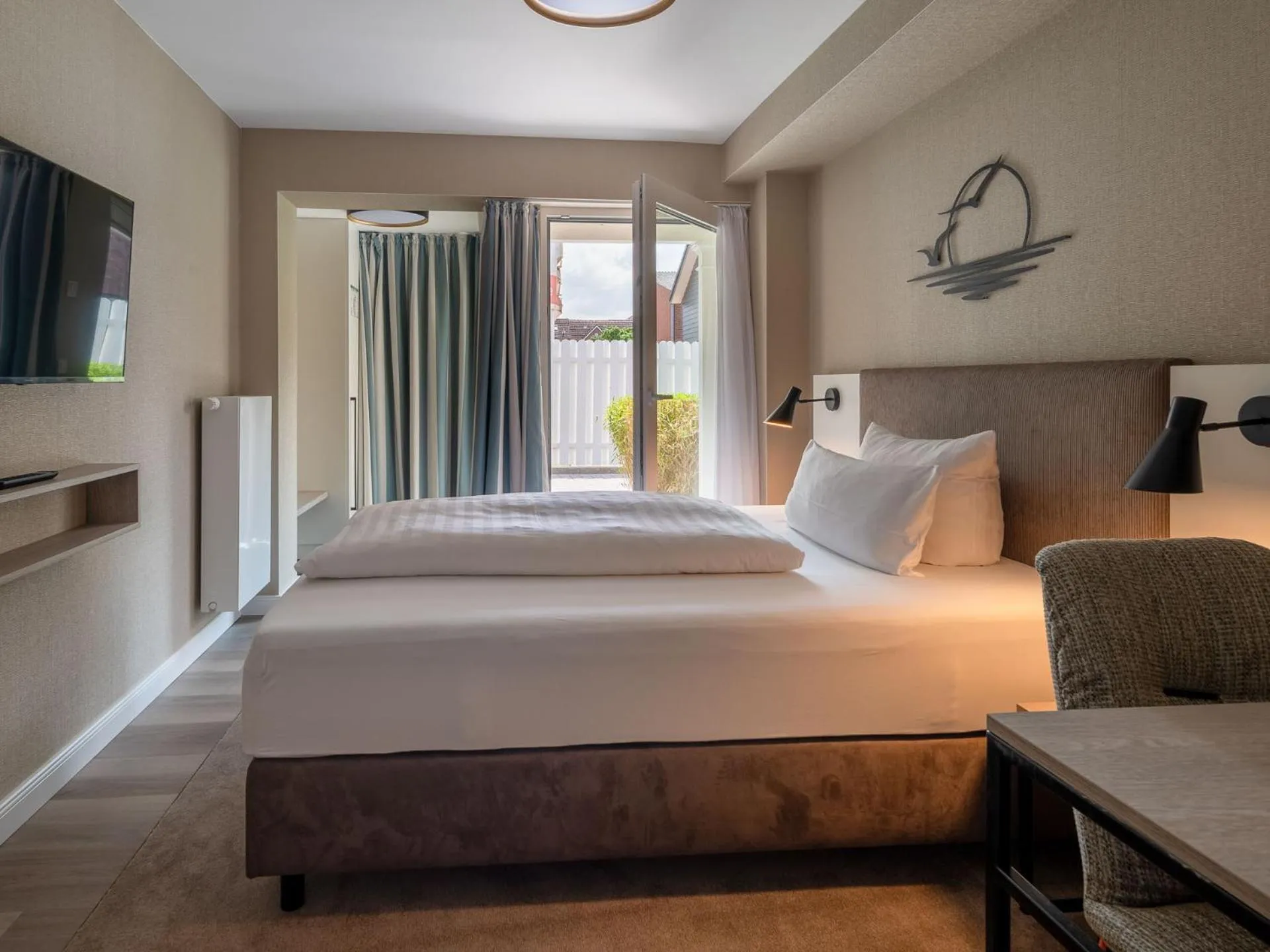 Bedroom, Bed in Hotel am Schlosspark garni