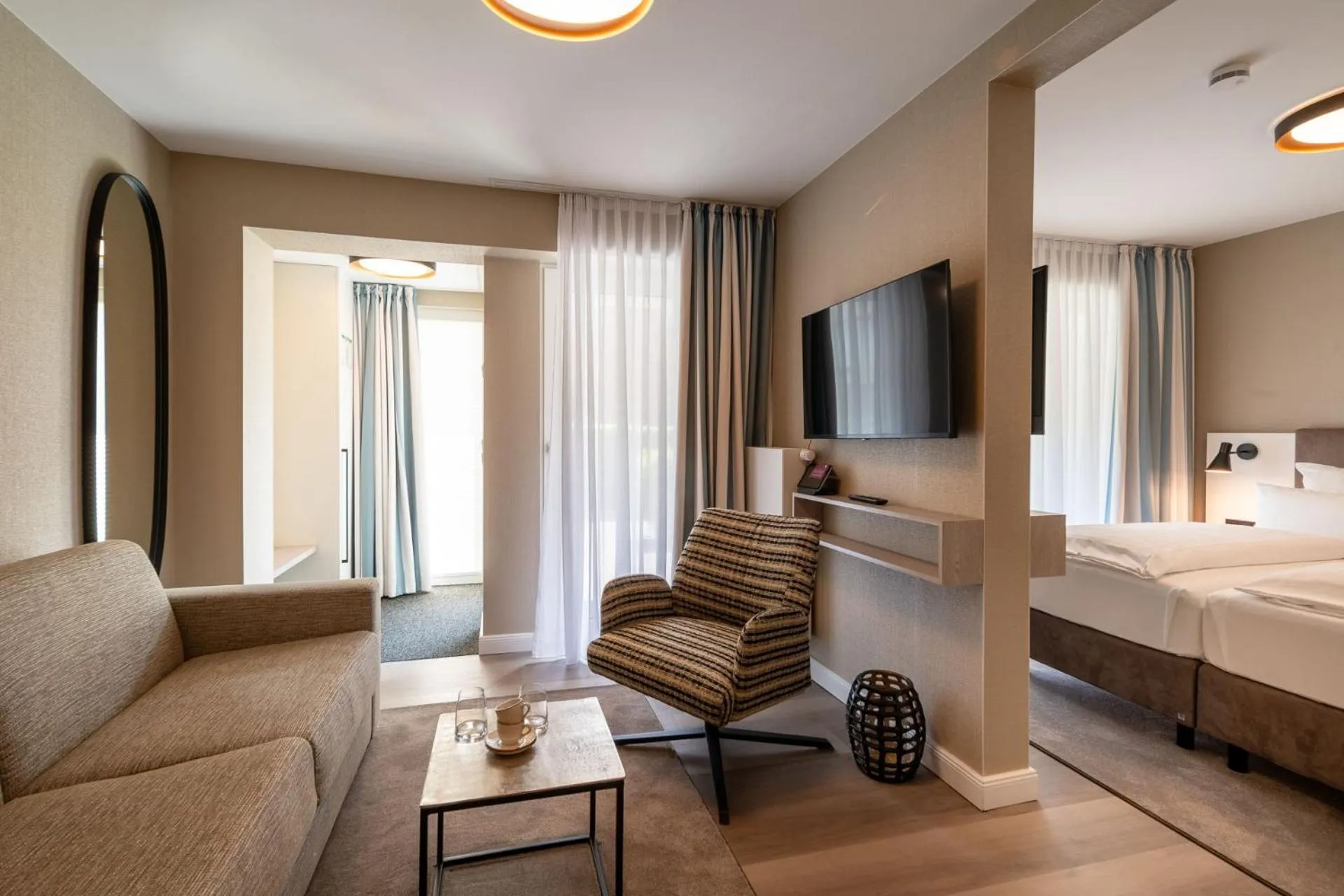 Living room, Bed in Hotel am Schlosspark garni