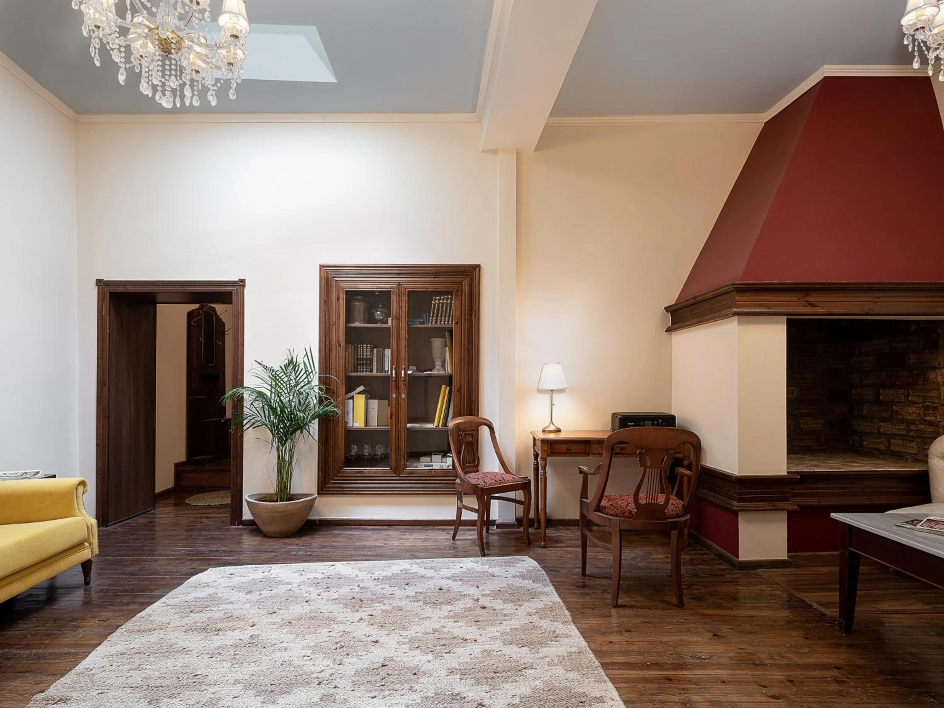 Living room in Old Town Suites