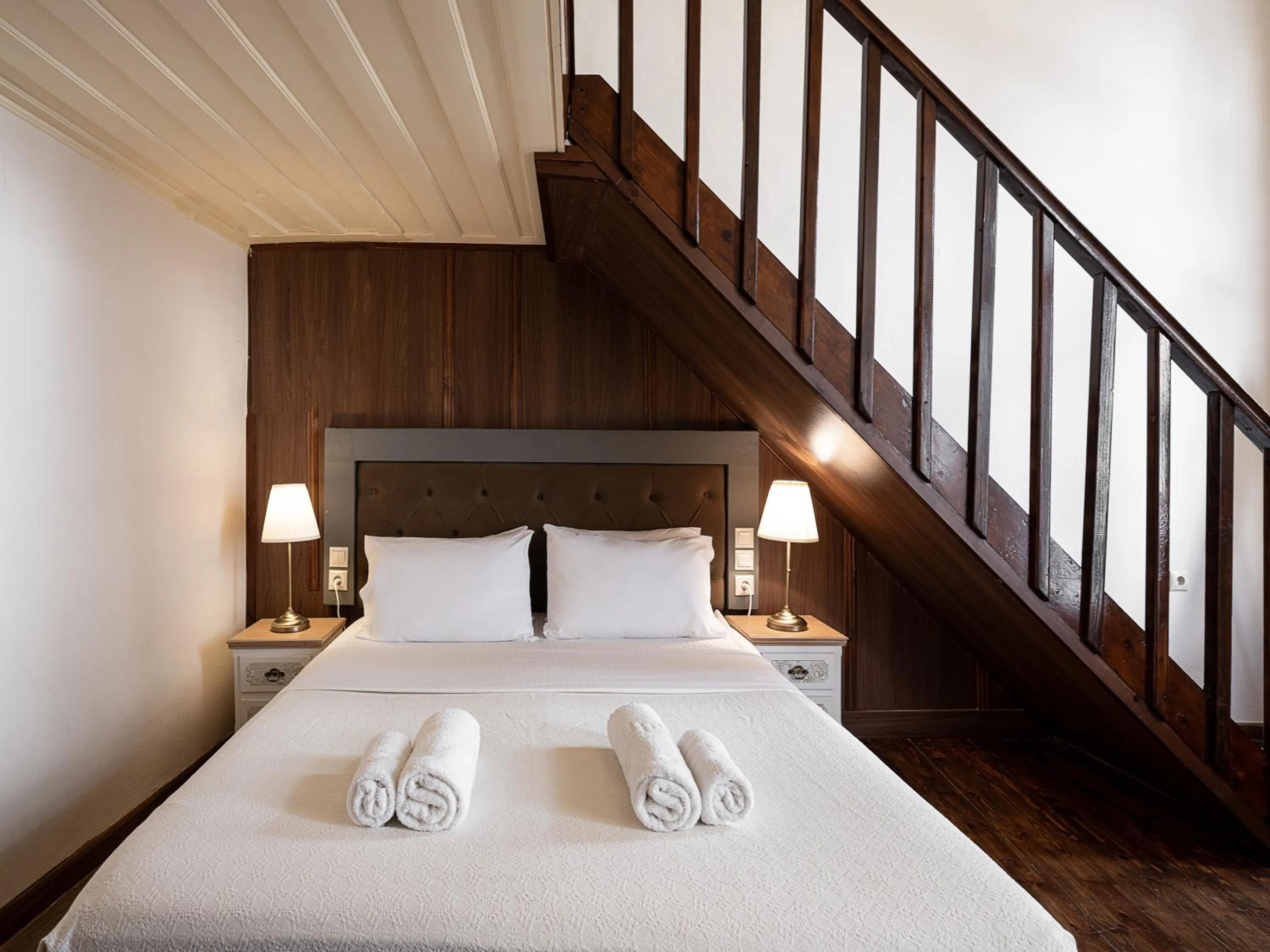 Bedroom, Bed in Old Town Suites