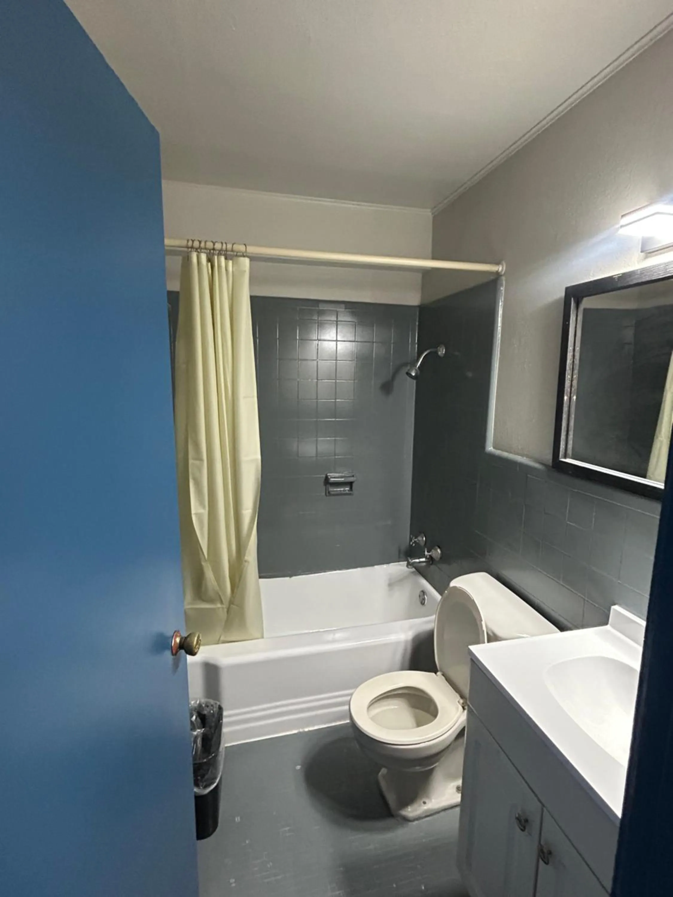 Woodlawn Hills Motel