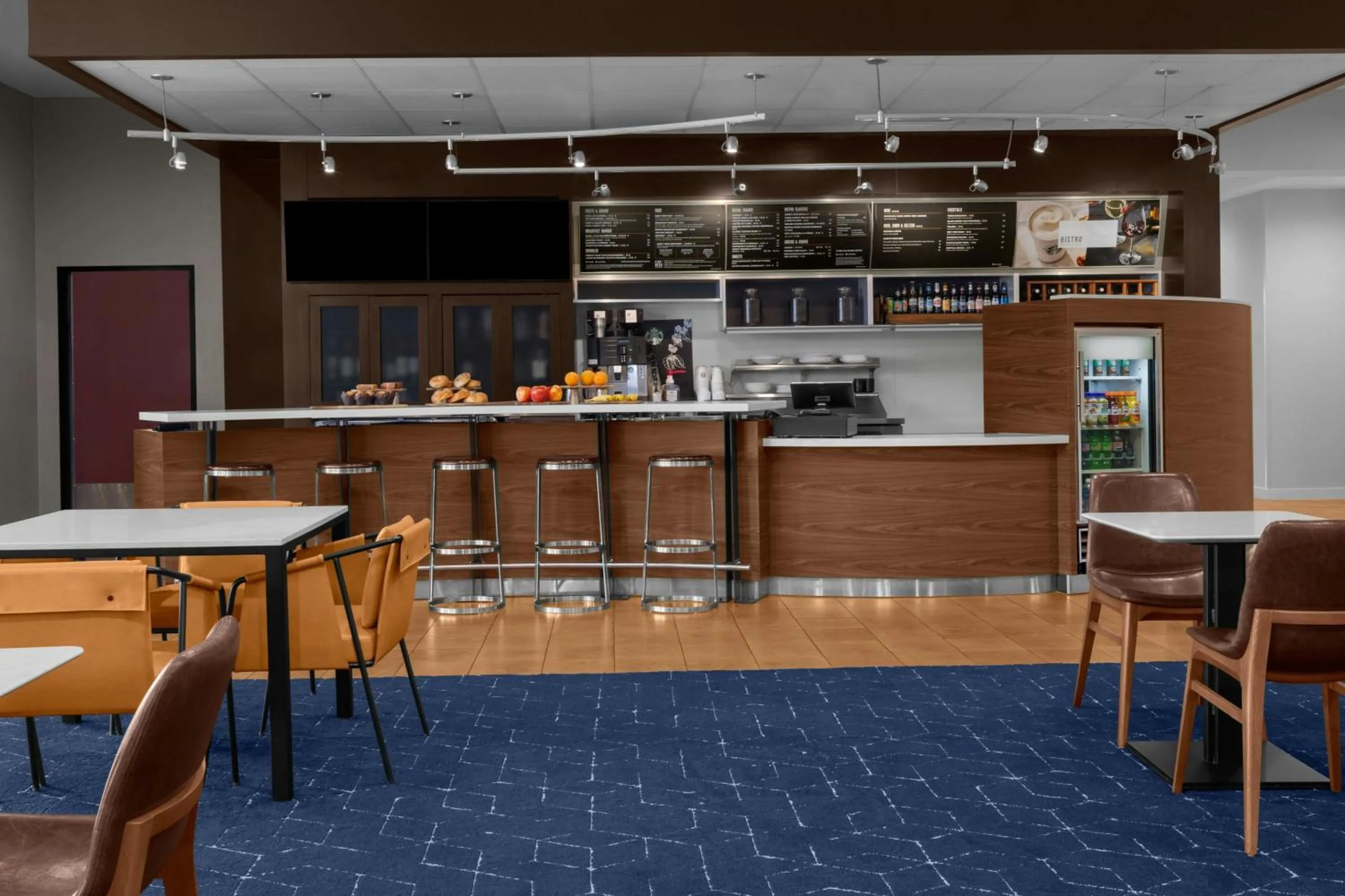 Breakfast in Courtyard By Marriott Houston Kingwood