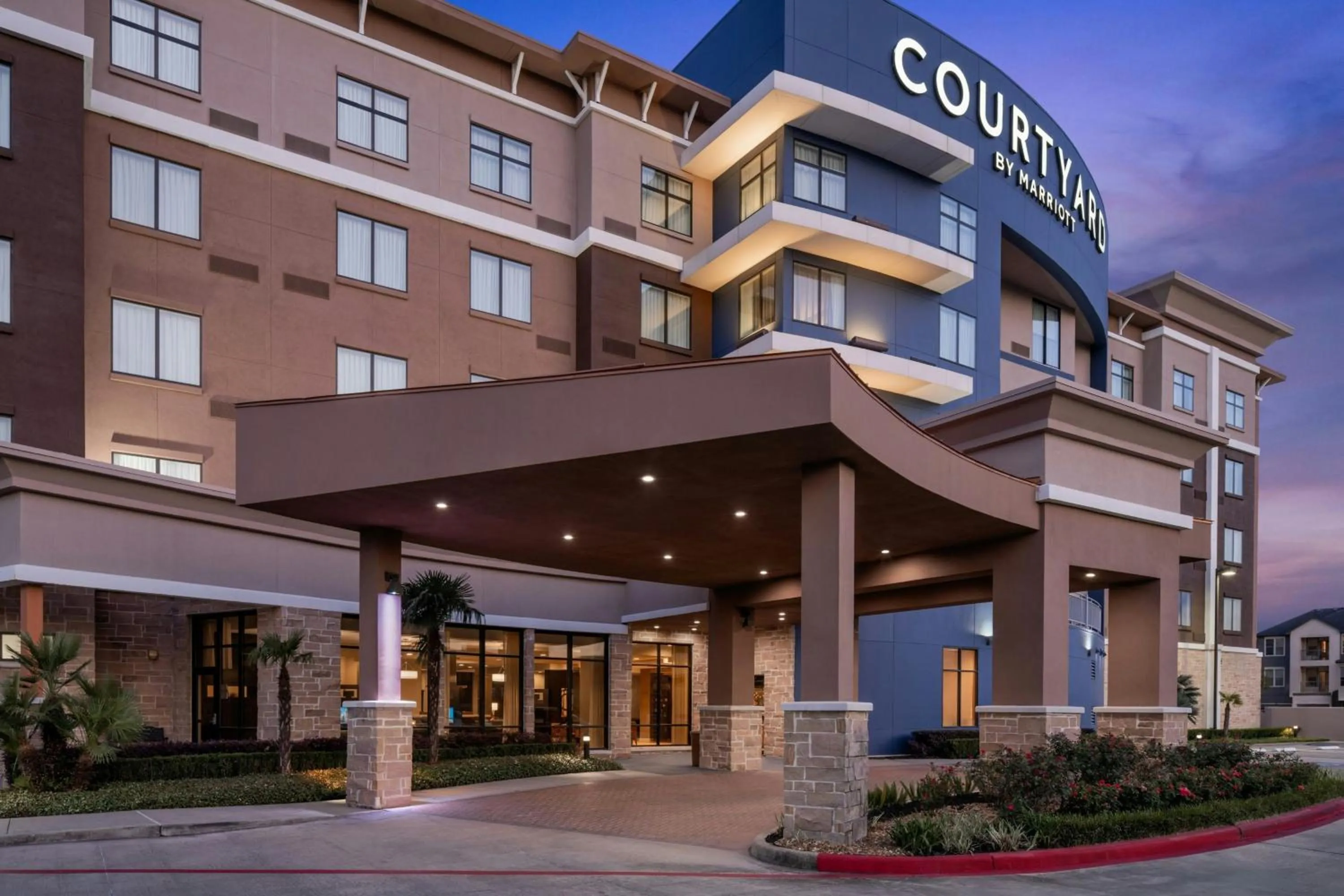 Property building in Courtyard By Marriott Houston Kingwood