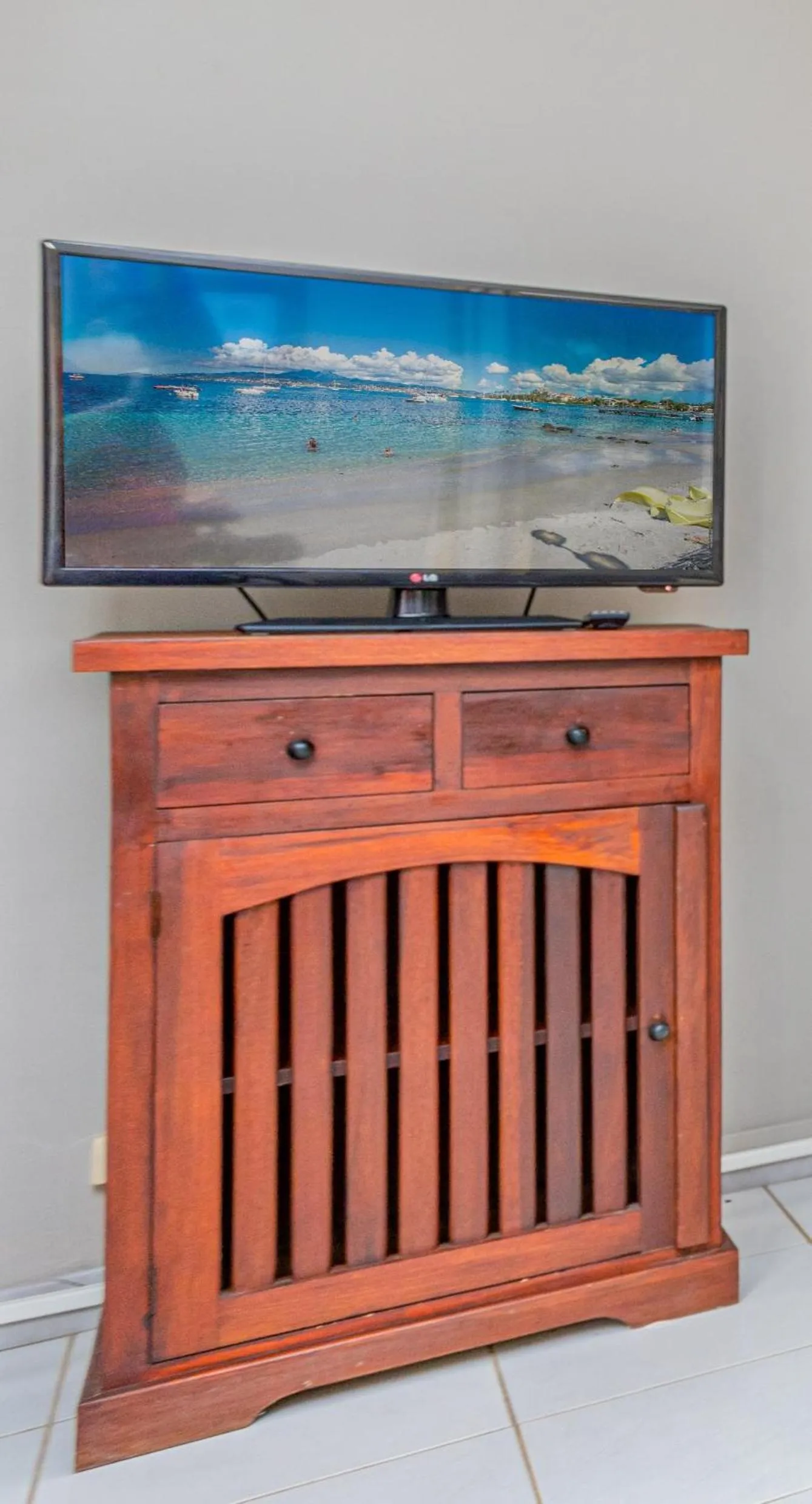 TV and multimedia in Domaine de l'Anse Ramier